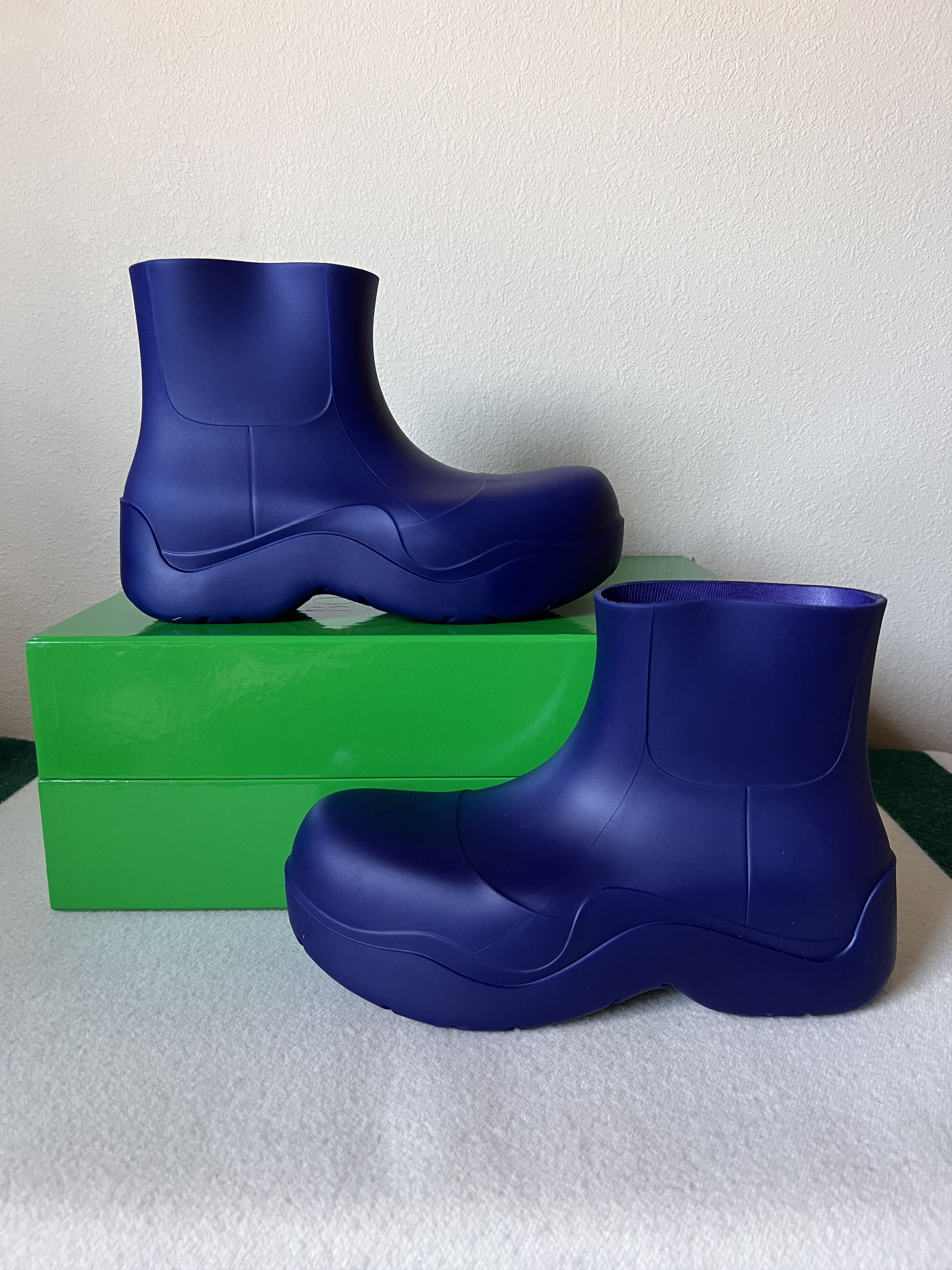 Bottega Veneta Bottega Veneta Puddle Ankle Boot in Purple Size US 10 / EU 43 - 2 Thumbnail