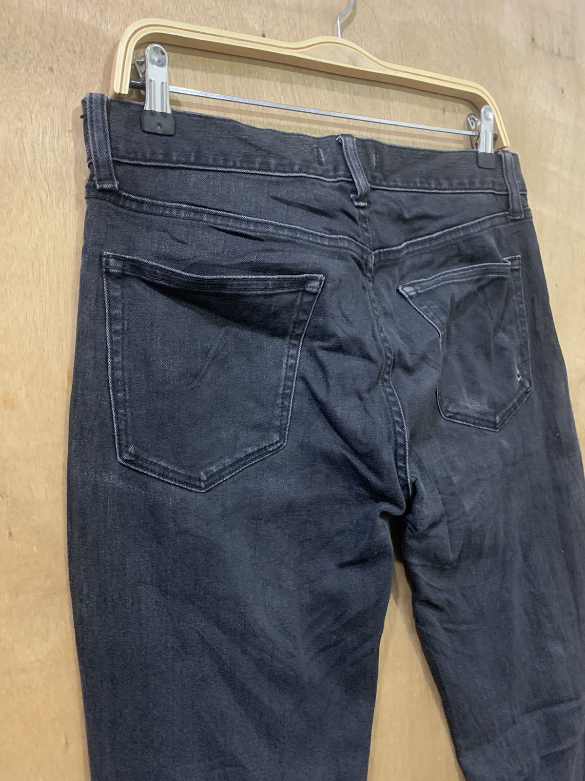 Japanese Brand × Uniqlo UNIQLO Vintage 90s Distressed Denim Rugged StraightCut Jean Size US 32 / EU 48 - 13 Thumbnail