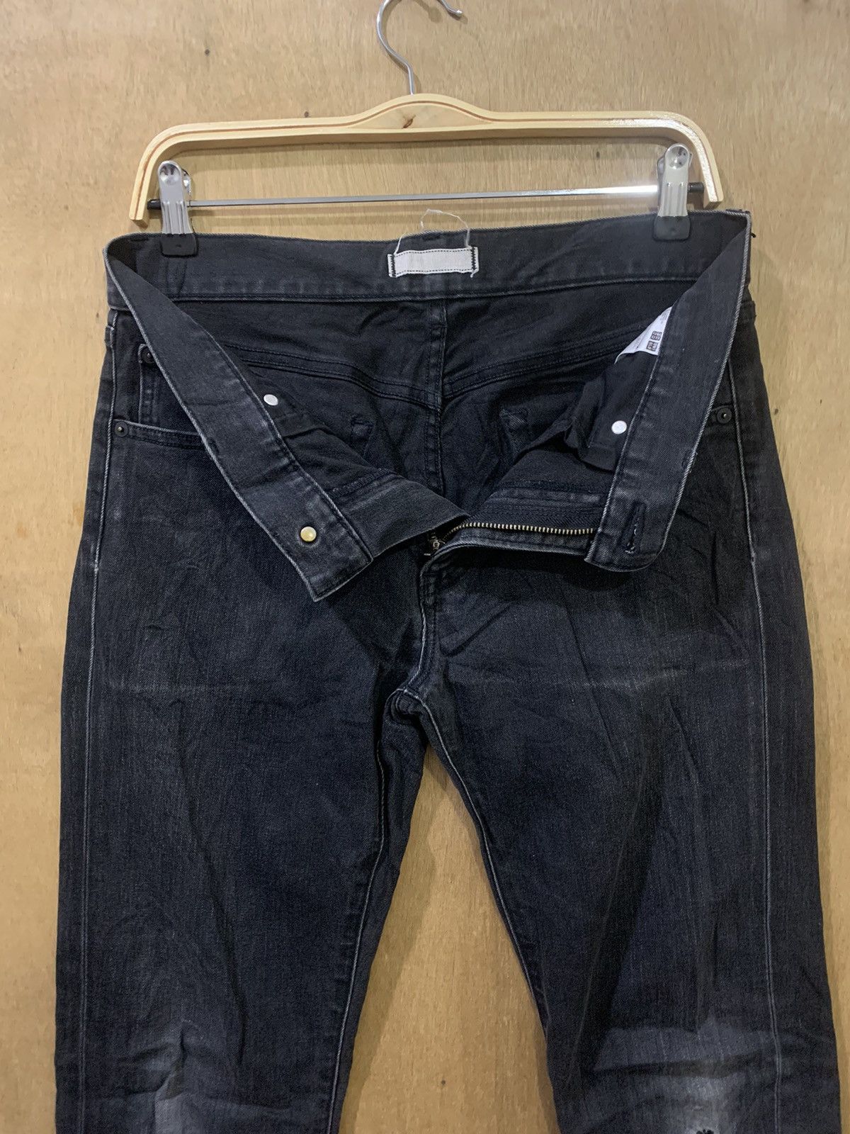 Japanese Brand × Uniqlo UNIQLO Vintage 90s Distressed Denim Rugged StraightCut Jean Size US 32 / EU 48 - 15 Thumbnail
