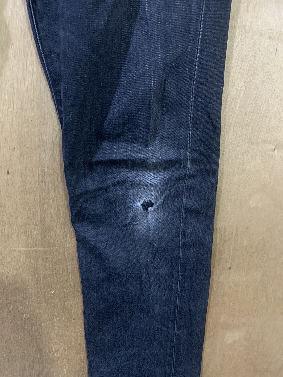Japanese Brand × Uniqlo UNIQLO Vintage 90s Distressed Denim Rugged StraightCut Jean Size US 32 / EU 48 - 8 Thumbnail