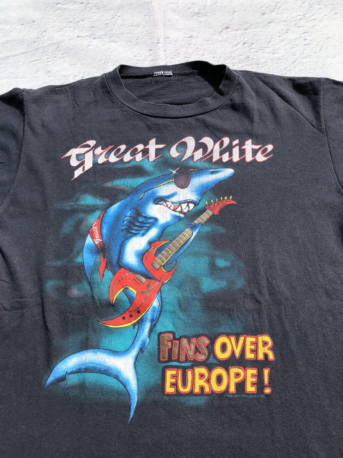 Band Tees Vintage 1988 Great White Bite Back Tour Faded Black Tee Size US L / EU 52-54 / 3 - 3 Thumbnail