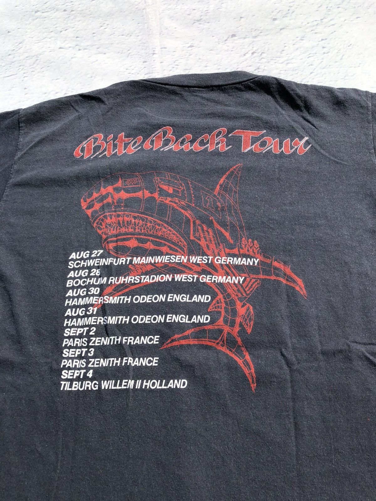 Band Tees Vintage 1988 Great White Bite Back Tour Faded Black Tee Size US L / EU 52-54 / 3 - 9 Thumbnail