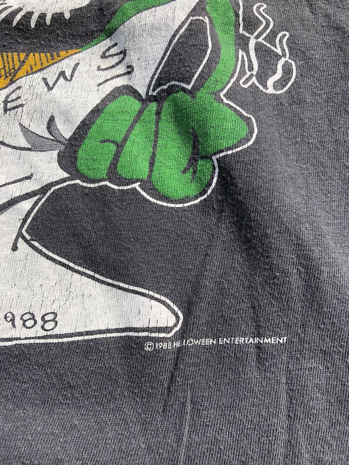 Band Tees Vintage 1988 Helloween Pumpkins Fly Free Faded Black Tee Size US L / EU 52-54 / 3 - 7 Thumbnail