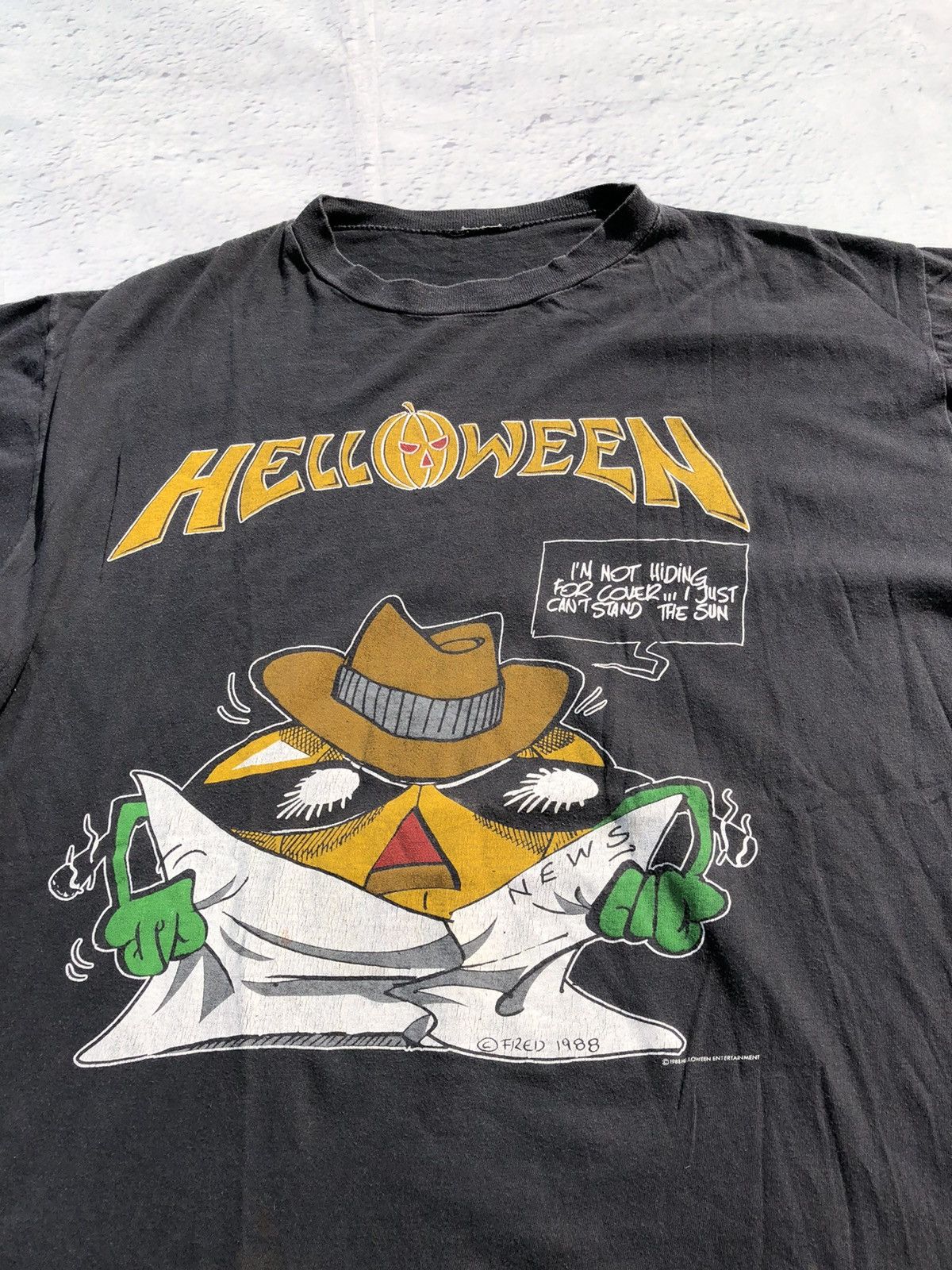 Band Tees Vintage 1988 Helloween Pumpkins Fly Free Faded Black Tee Size US L / EU 52-54 / 3 - 4 Thumbnail