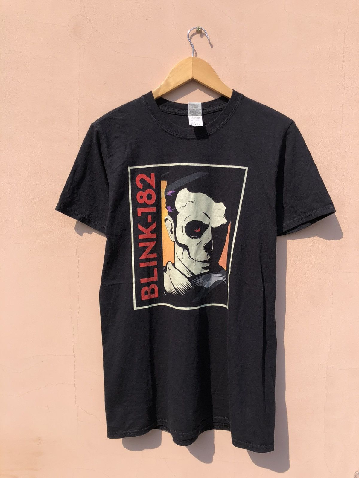 Band Tees Vintage 2000s Blink-182 Black Tee (Green Day Sum 41) Size US M / EU 48-50 / 2 - 1 Thumbnail
