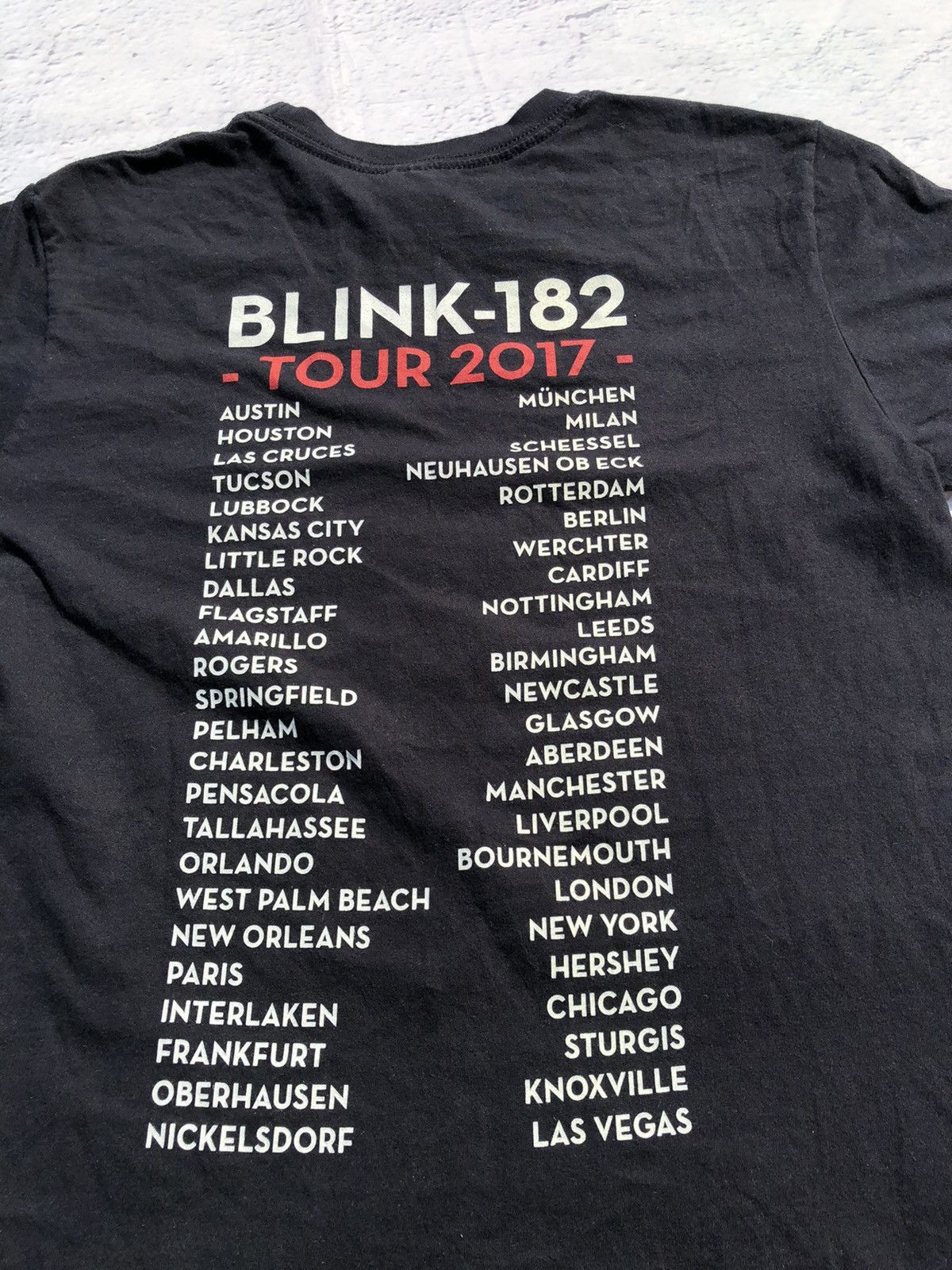 Band Tees Vintage 2000s Blink-182 Black Tee (Green Day Sum 41) Size US M / EU 48-50 / 2 - 8 Thumbnail