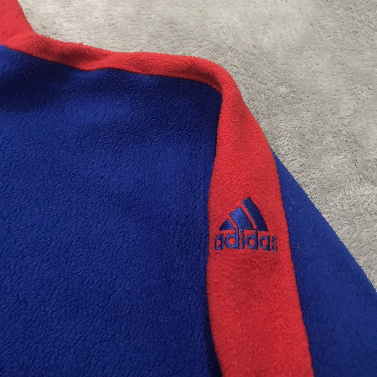 Adidas × NBA × Vintage Vintage Adidas Detroit Pistons Fleece Sweater Size US M / EU 48-50 / 2 - 3 Thumbnail