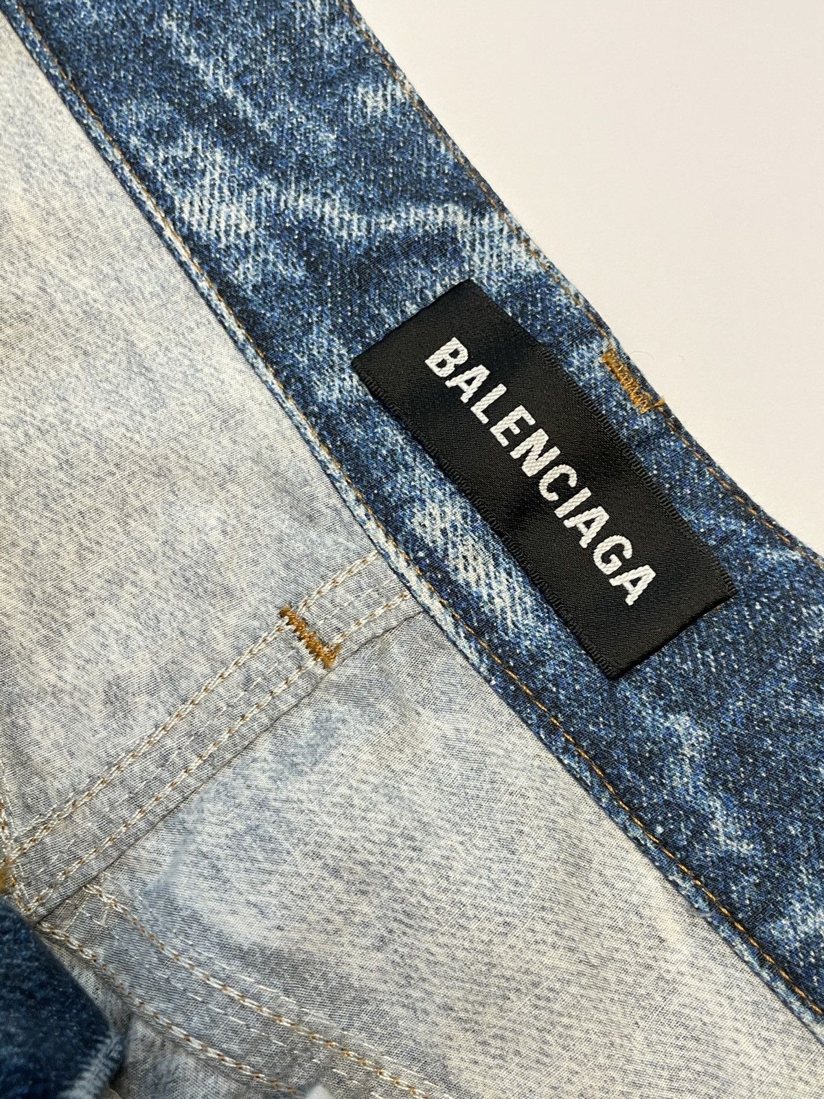 Balenciaga BALENCIAGA TROMPE L'OEIL DENIM PRINT BAGGY PANTS Size US 28 / EU 44 - 7 Thumbnail