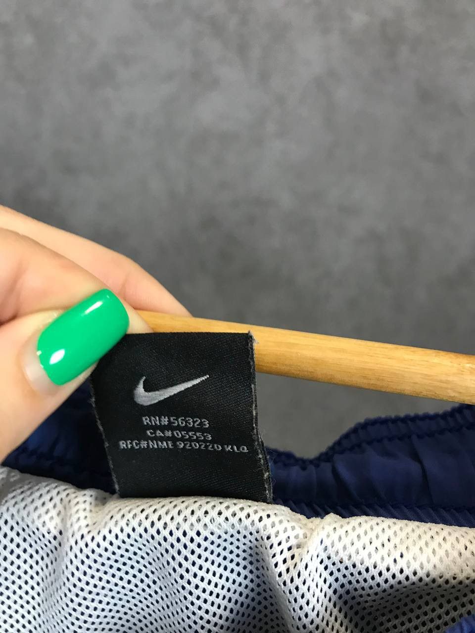 Vintage Nike swoosh streetwear vintage nylon shorts Size US 34 / EU 50 - 4 Thumbnail