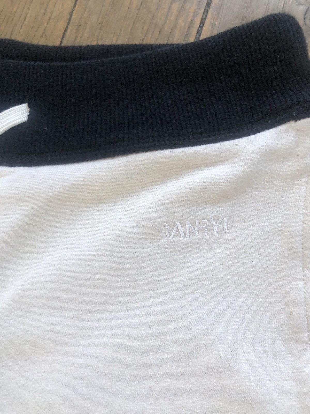 Comme des Garcons Short Ganryu Size US 32 / EU 48 - 2 Thumbnail