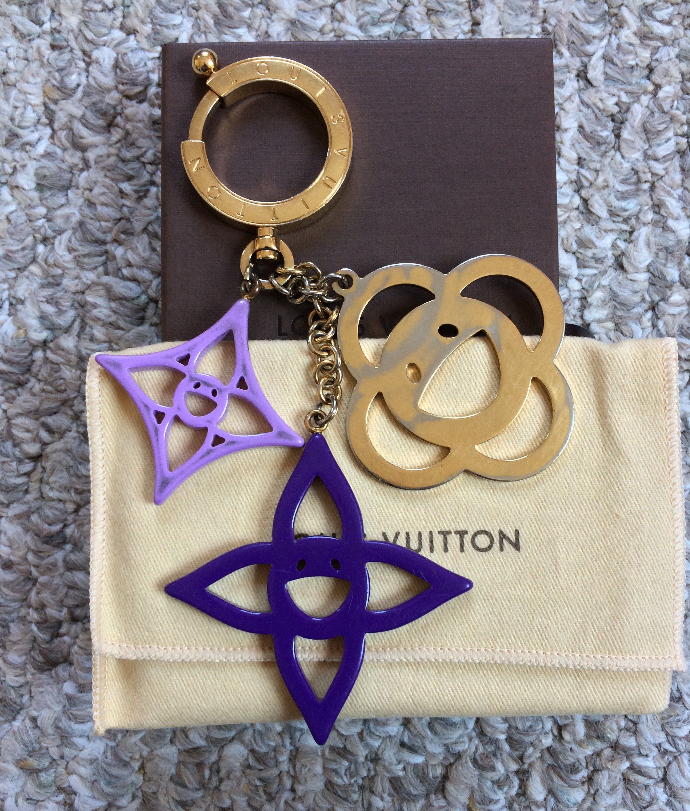 Louis Vuitton × Takashi Murakami S/S 2010 Louis Vuitton x Murakami Cosmic Monogram Charm Size ONE SIZE - 1 Thumbnail