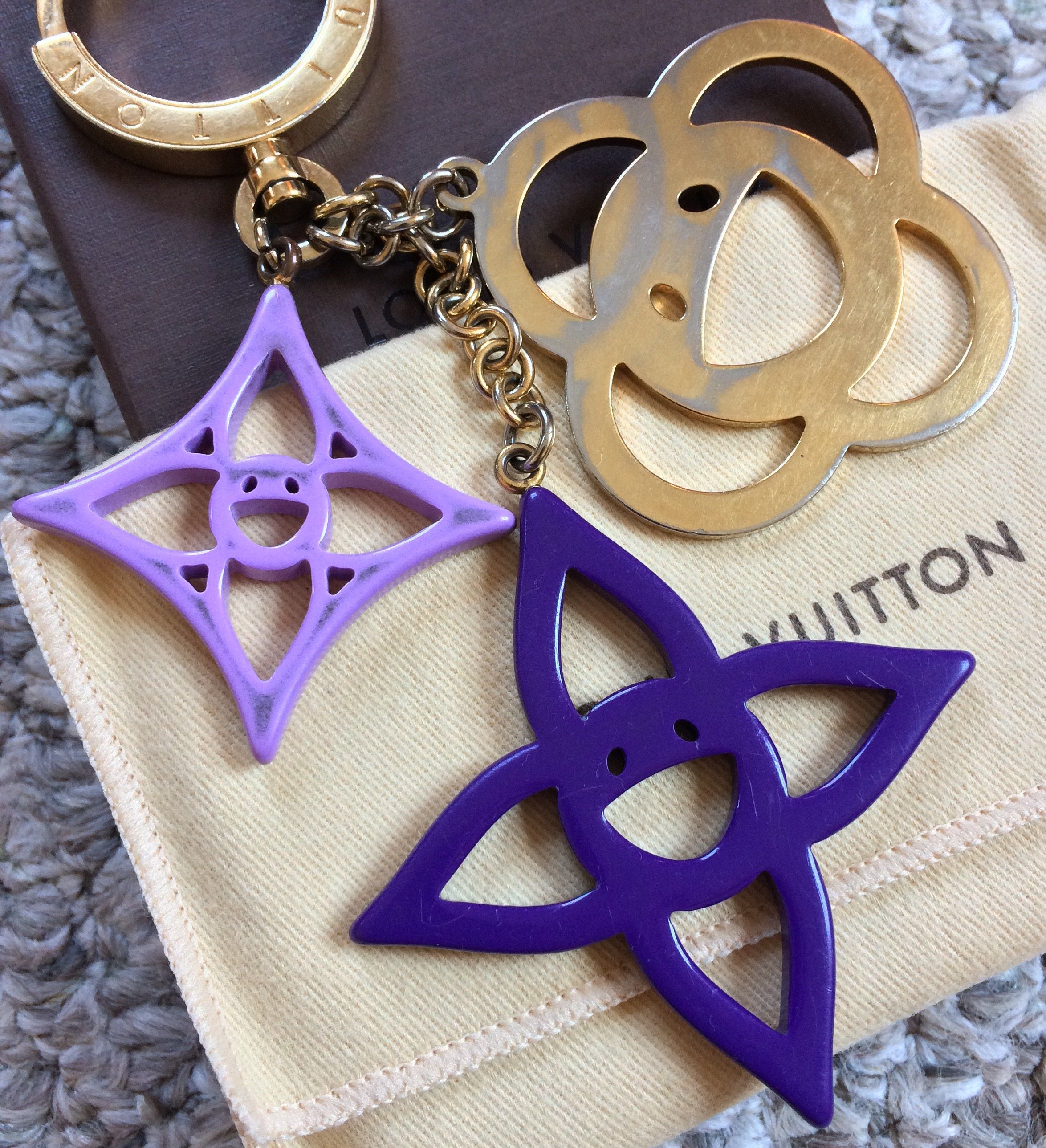 Louis Vuitton × Takashi Murakami S/S 2010 Louis Vuitton x Murakami Cosmic Monogram Charm Size ONE SIZE - 2 Thumbnail