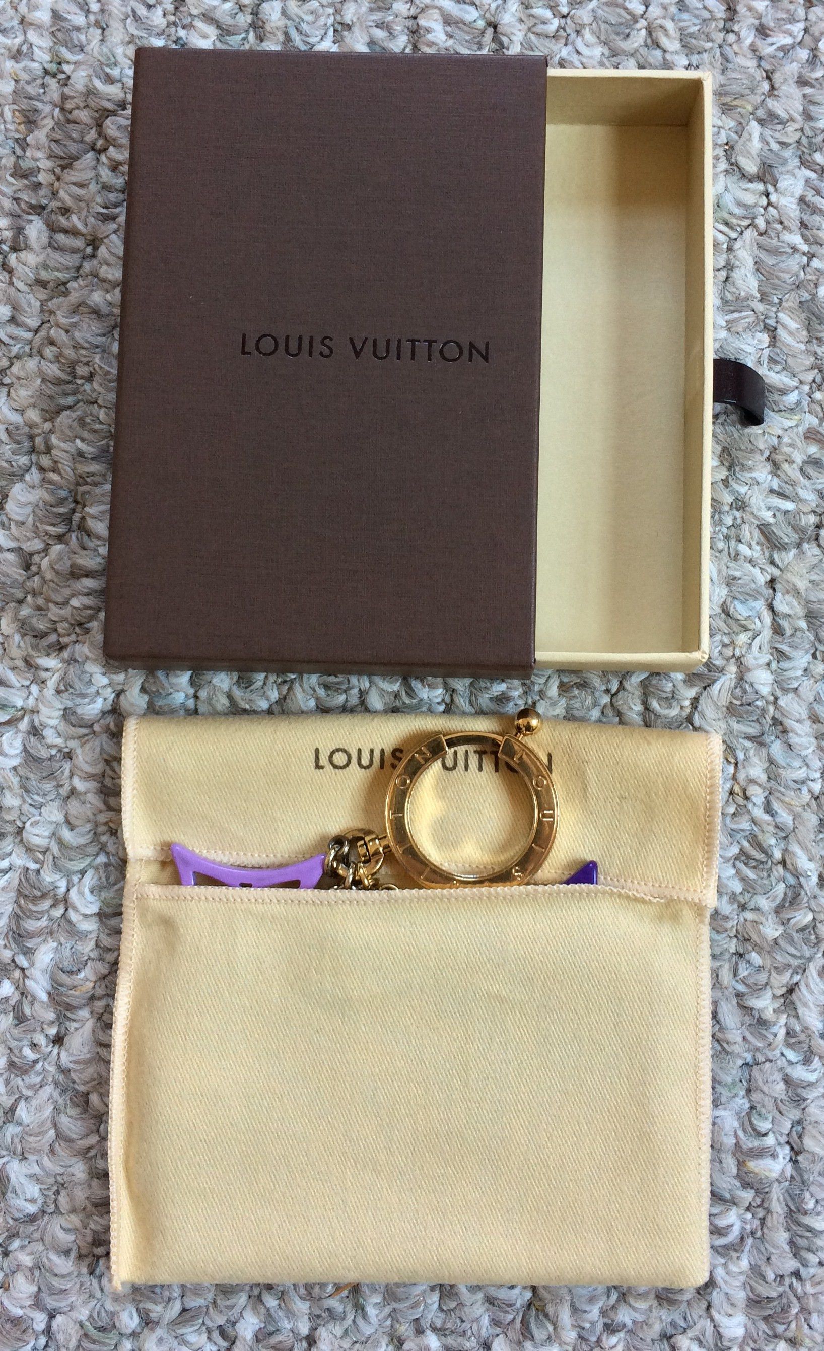 Louis Vuitton × Takashi Murakami S/S 2010 Louis Vuitton x Murakami Cosmic Monogram Charm Size ONE SIZE - 6 Thumbnail