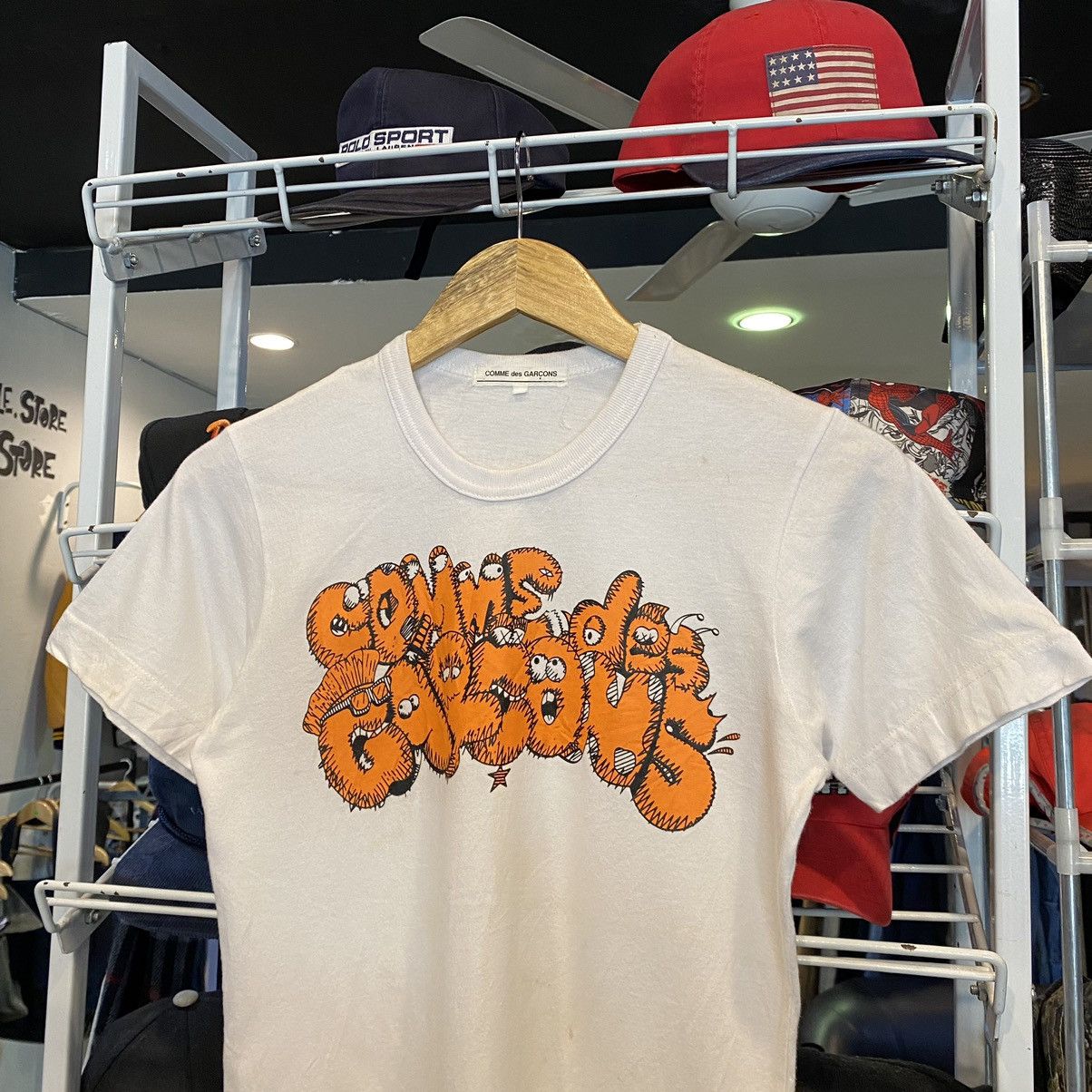 Comme des Garcons × Kaws CDG x Kaws Tee Size Small Women Size S / US 4 / IT 40 - 3 Thumbnail