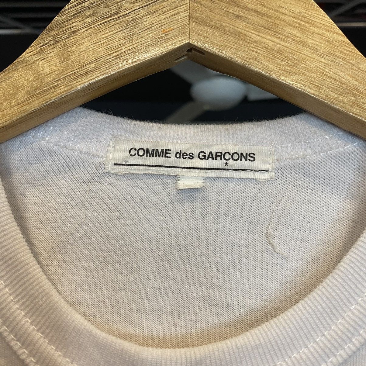 Comme des Garcons × Kaws CDG x Kaws Tee Size Small Women Size S / US 4 / IT 40 - 8 Thumbnail