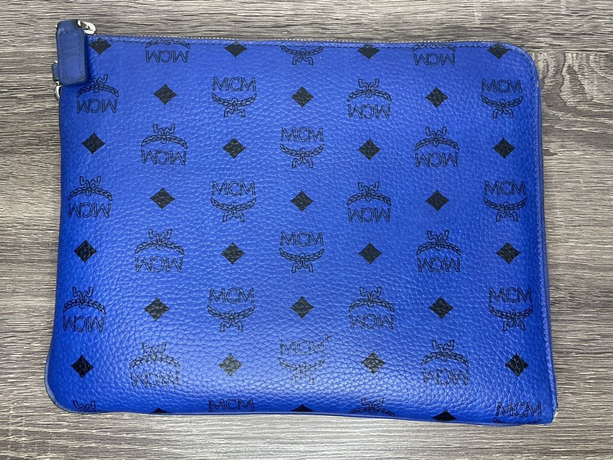 MCM CLUTCH@WRISTLET