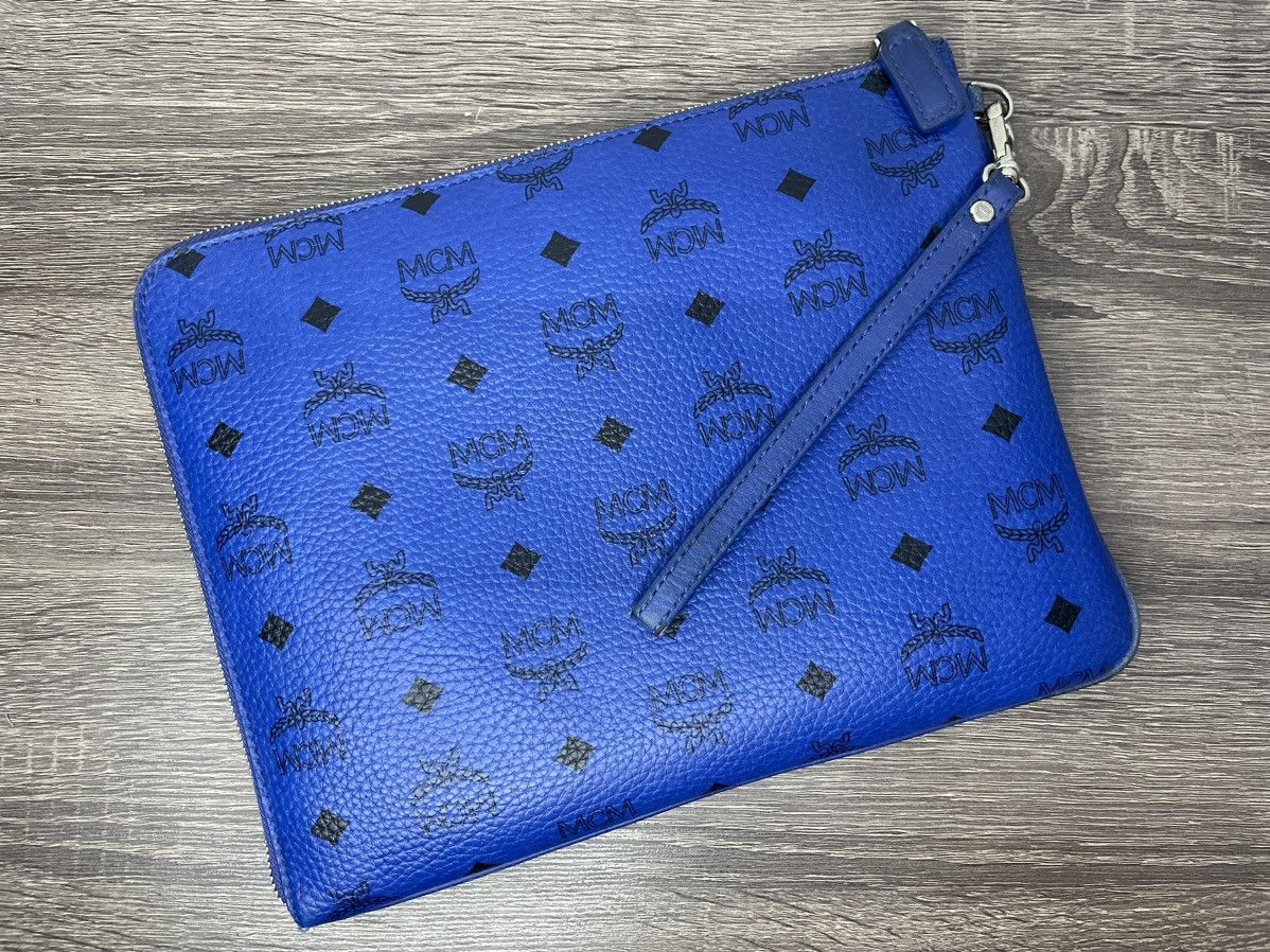 MCM CLUTCH@WRISTLET