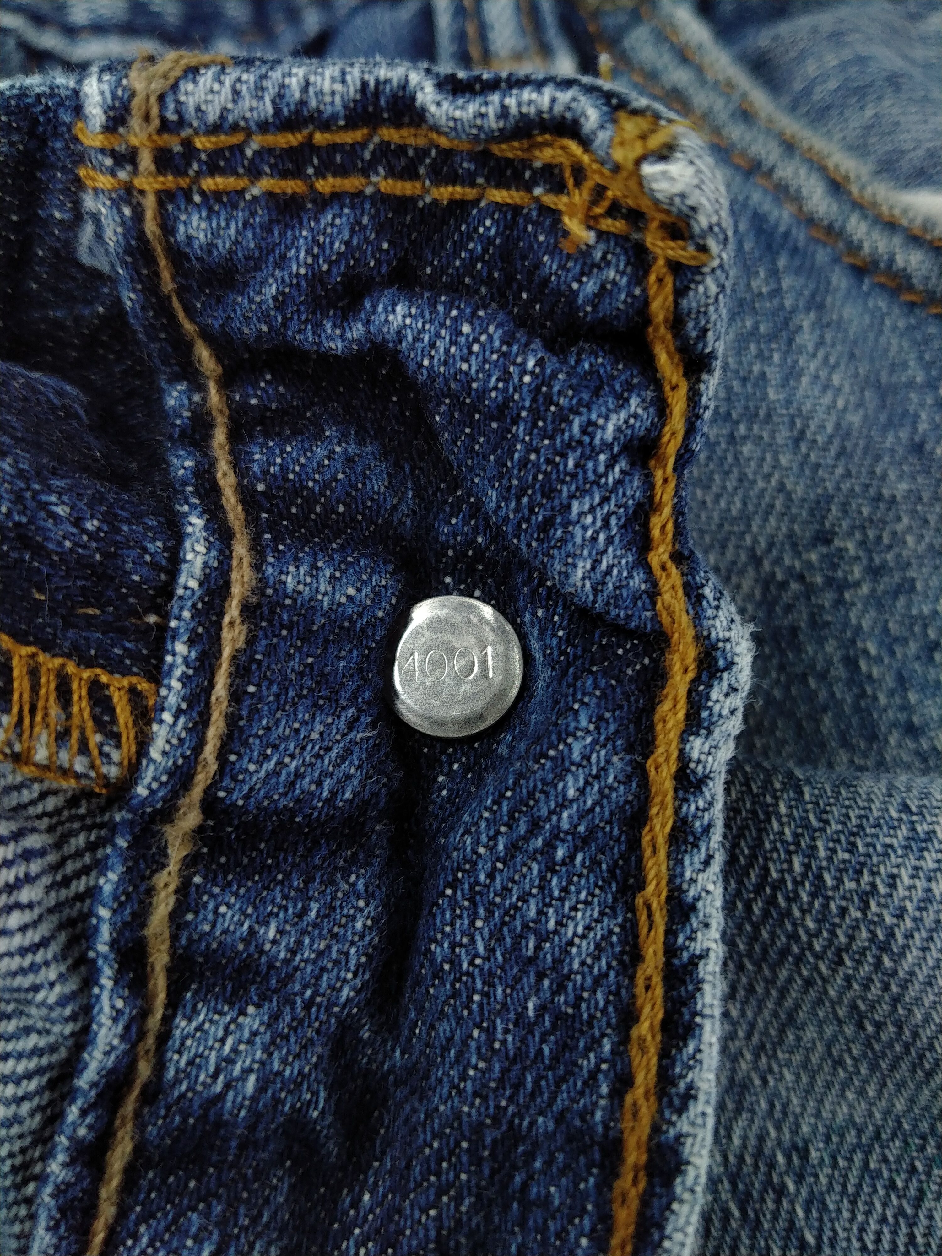 Levi's Blue Vintage Levi's Distressed Denim 35x33.5 -JN129 Size US 35 - 9 Thumbnail