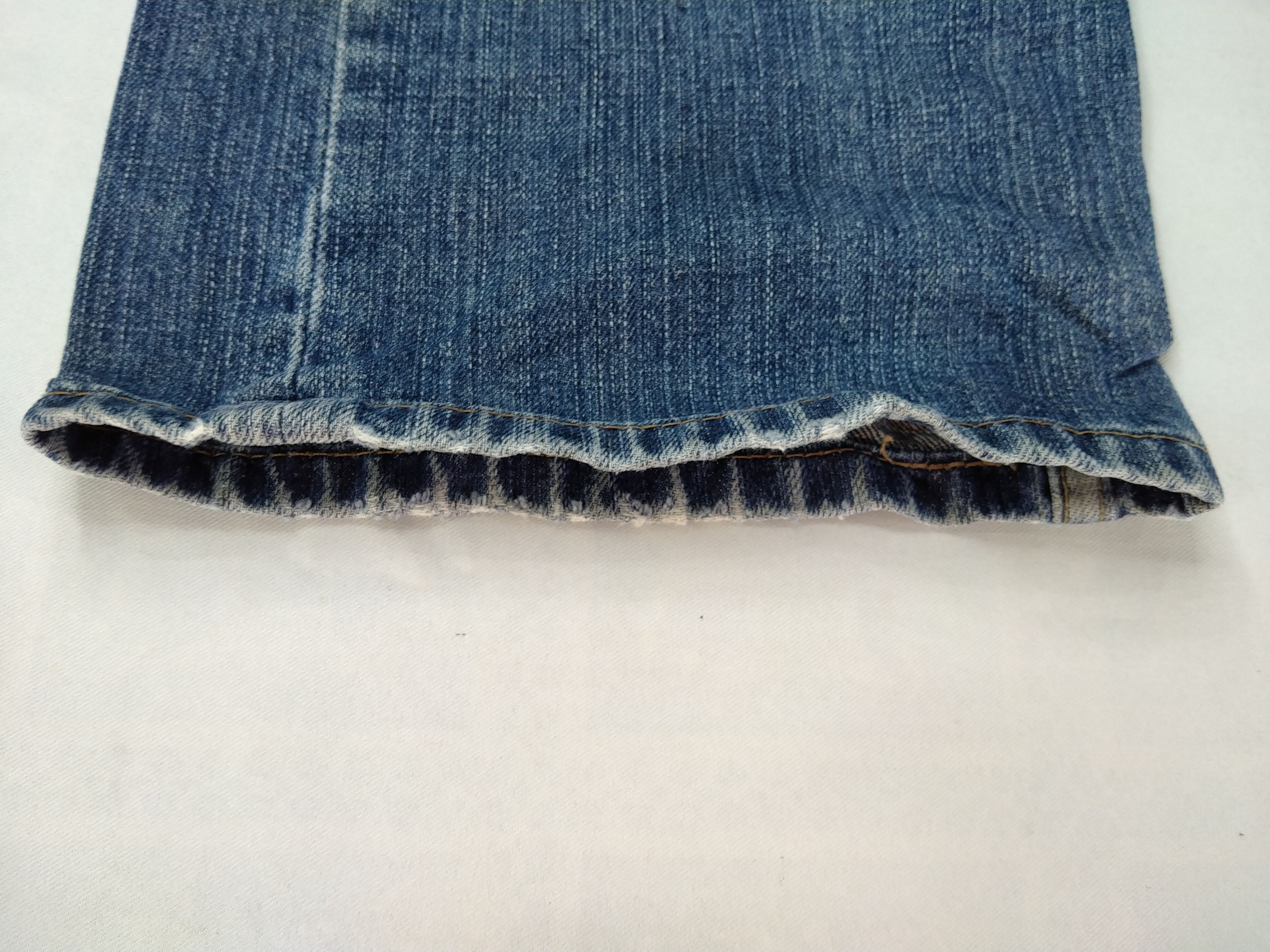Levi's Blue Vintage Levi's Distressed Denim 35x33.5 -JN129 Size US 35 - 21 Thumbnail