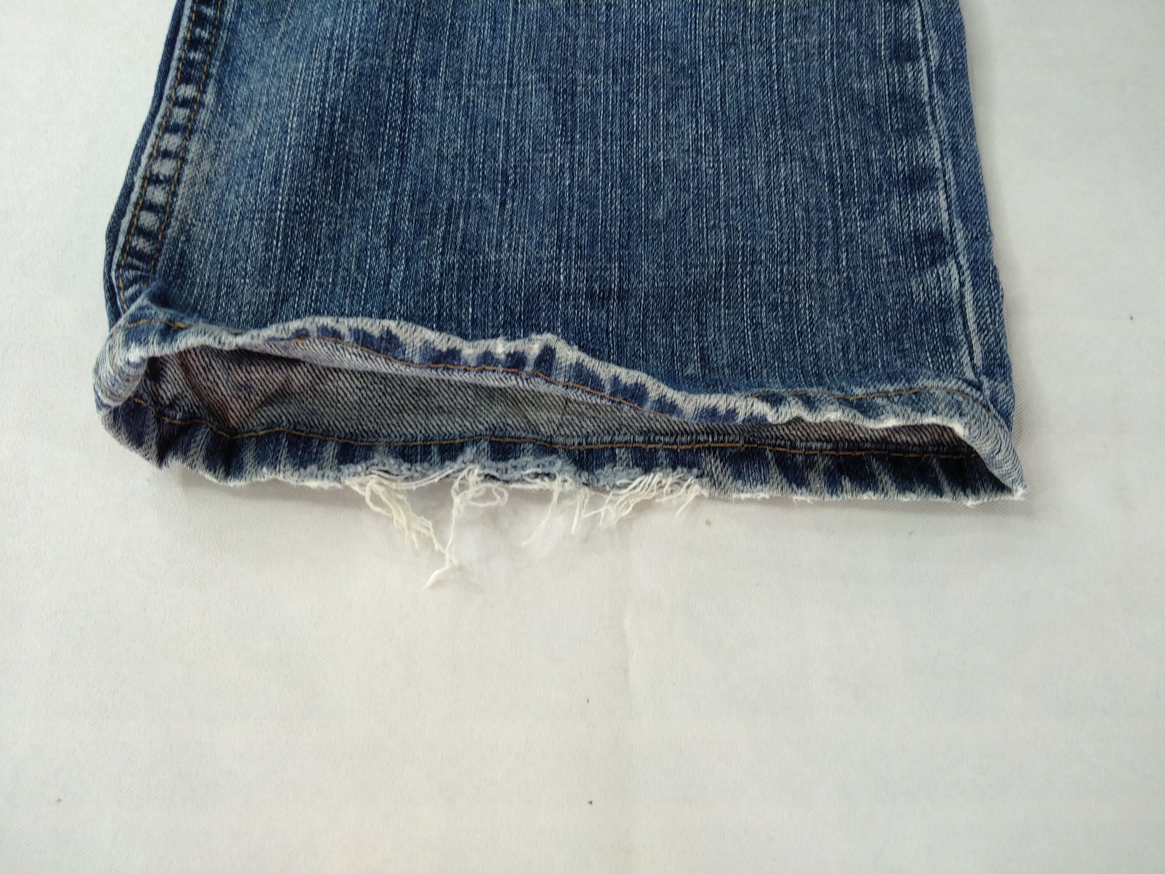 Levi's Blue Vintage Levi's Distressed Denim 35x33.5 -JN129 Size US 35 - 22 Thumbnail