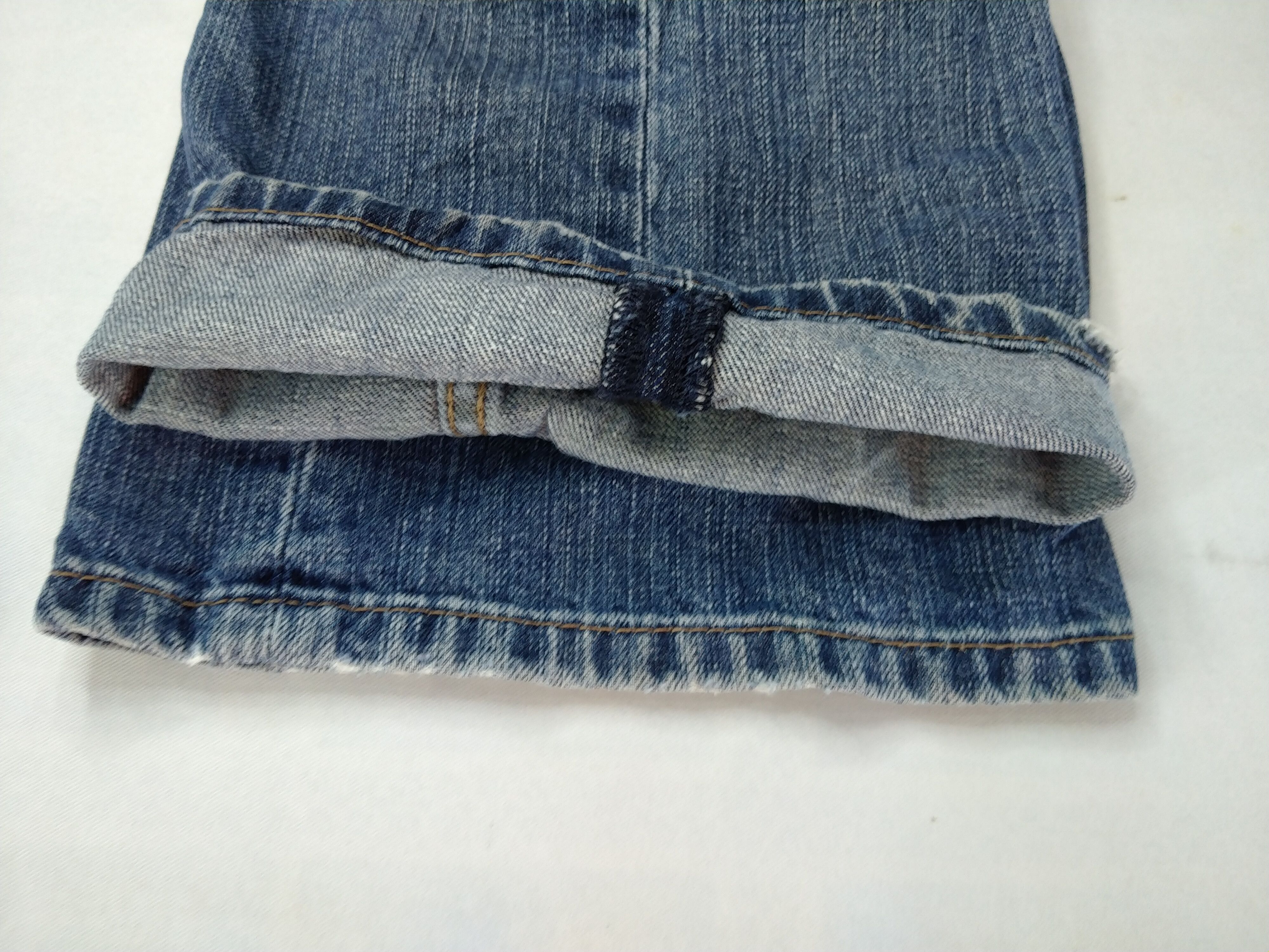 Levi's Blue Vintage Levi's Distressed Denim 35x33.5 -JN129 Size US 35 - 23 Thumbnail