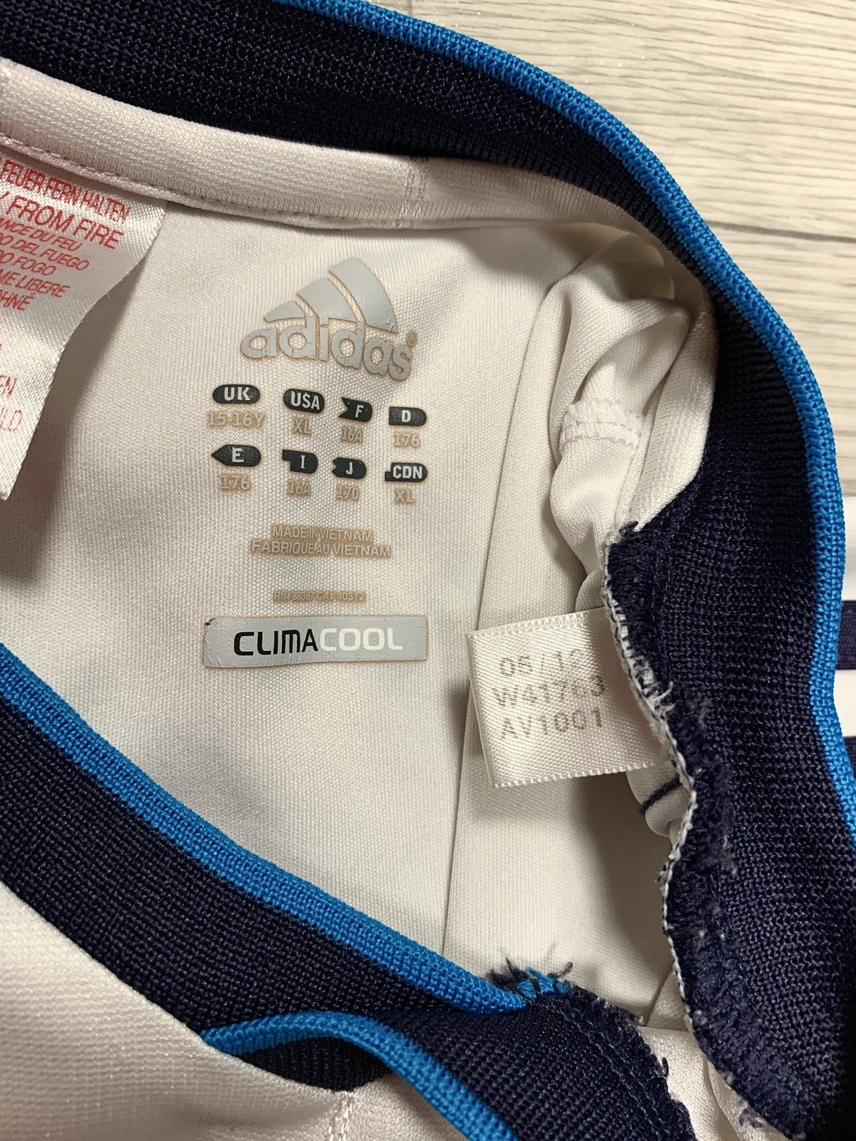 Other Real Madrid soccer jersey 2012 Size US S / EU 44-46 / 1 - 11 Thumbnail