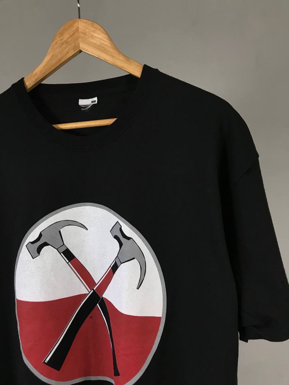 Band Tees × Pink Floyd × Vintage Pink Floyd 2011 vintage rock band tour overprinted tee Size US XL / EU 56 / 4 - 2 Thumbnail