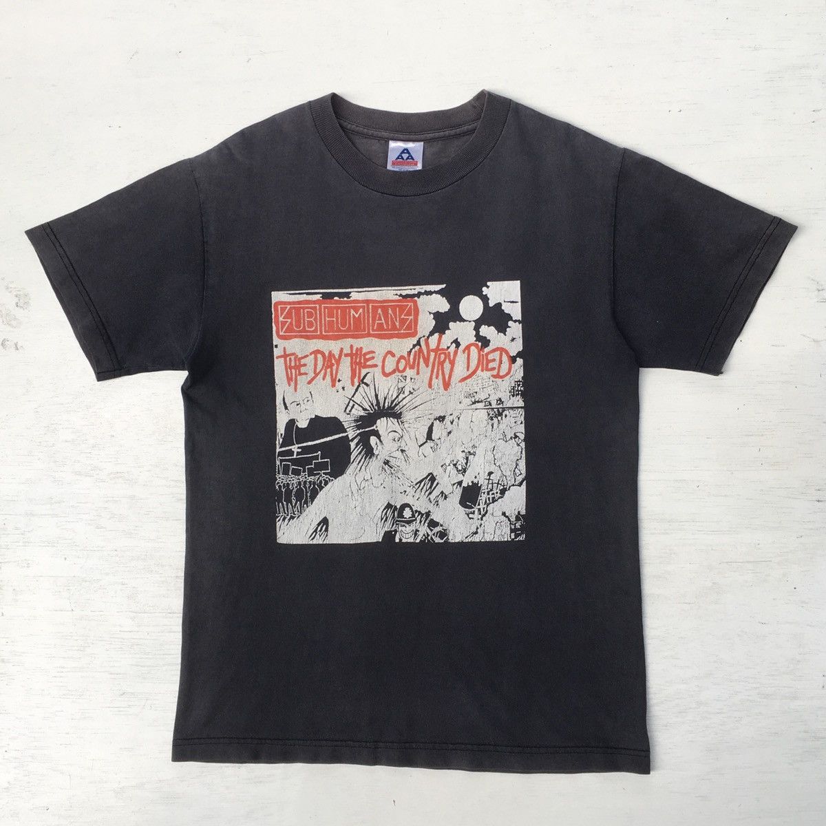 Band Tees Sun Faded VINTAGE SUBHUMANS THE DAY THE COUNTRY DIED Size US S / EU 44-46 / 1 - 1 Thumbnail