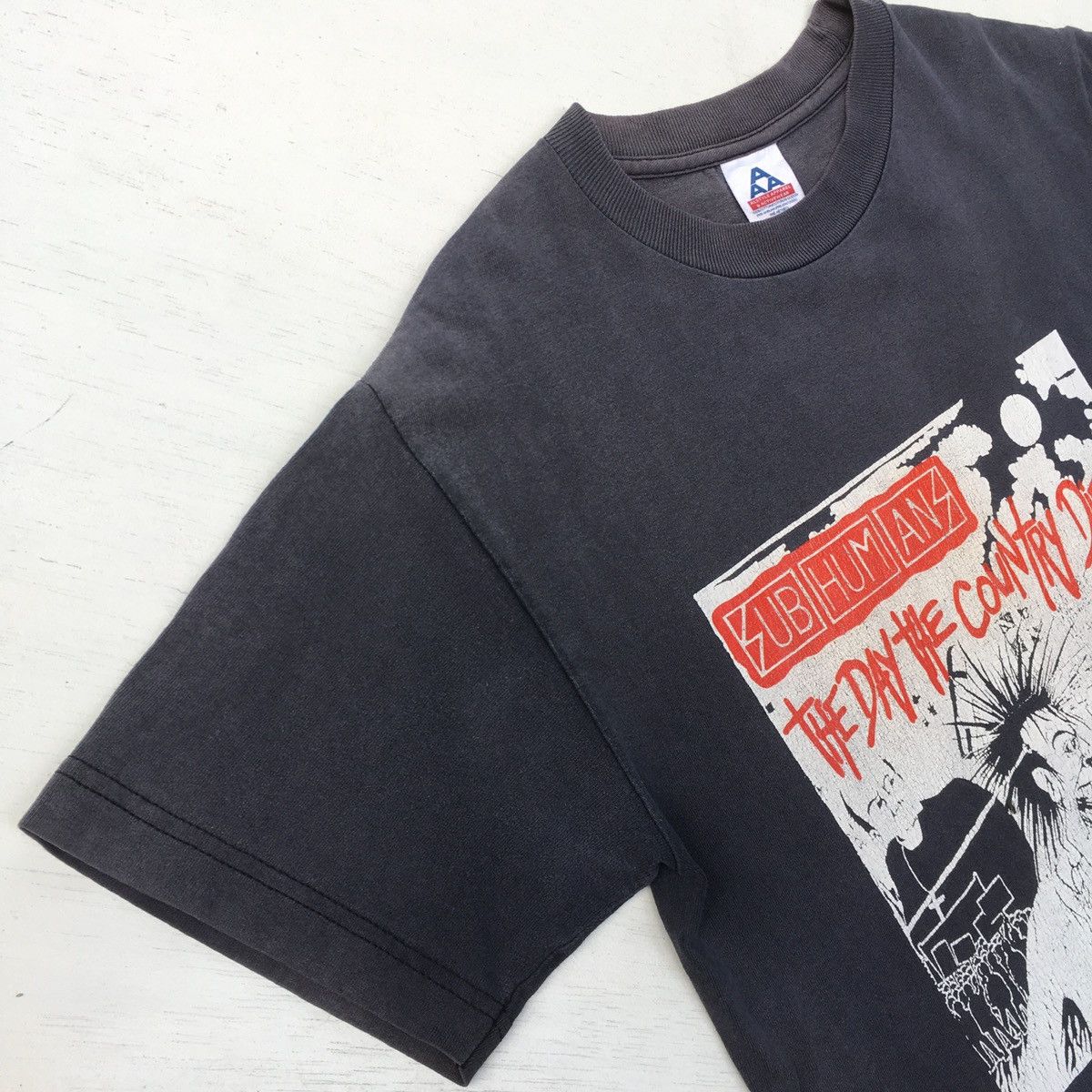 Band Tees Sun Faded VINTAGE SUBHUMANS THE DAY THE COUNTRY DIED Size US S / EU 44-46 / 1 - 8 Thumbnail