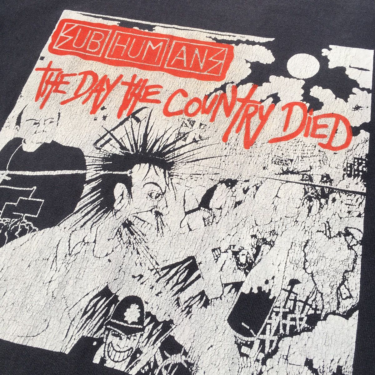 Band Tees Sun Faded VINTAGE SUBHUMANS THE DAY THE COUNTRY DIED Size US S / EU 44-46 / 1 - 5 Thumbnail