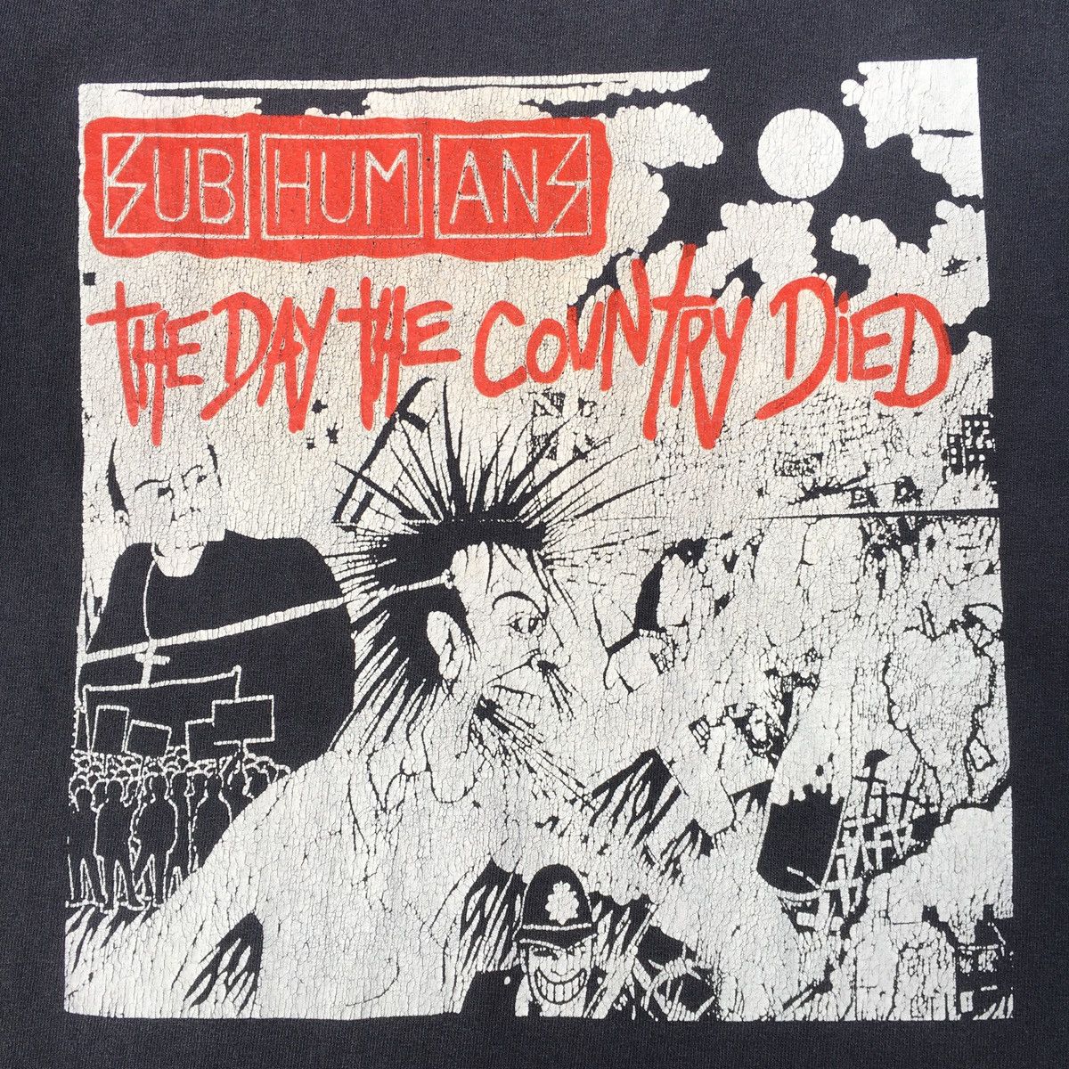 Band Tees Sun Faded VINTAGE SUBHUMANS THE DAY THE COUNTRY DIED Size US S / EU 44-46 / 1 - 3 Thumbnail