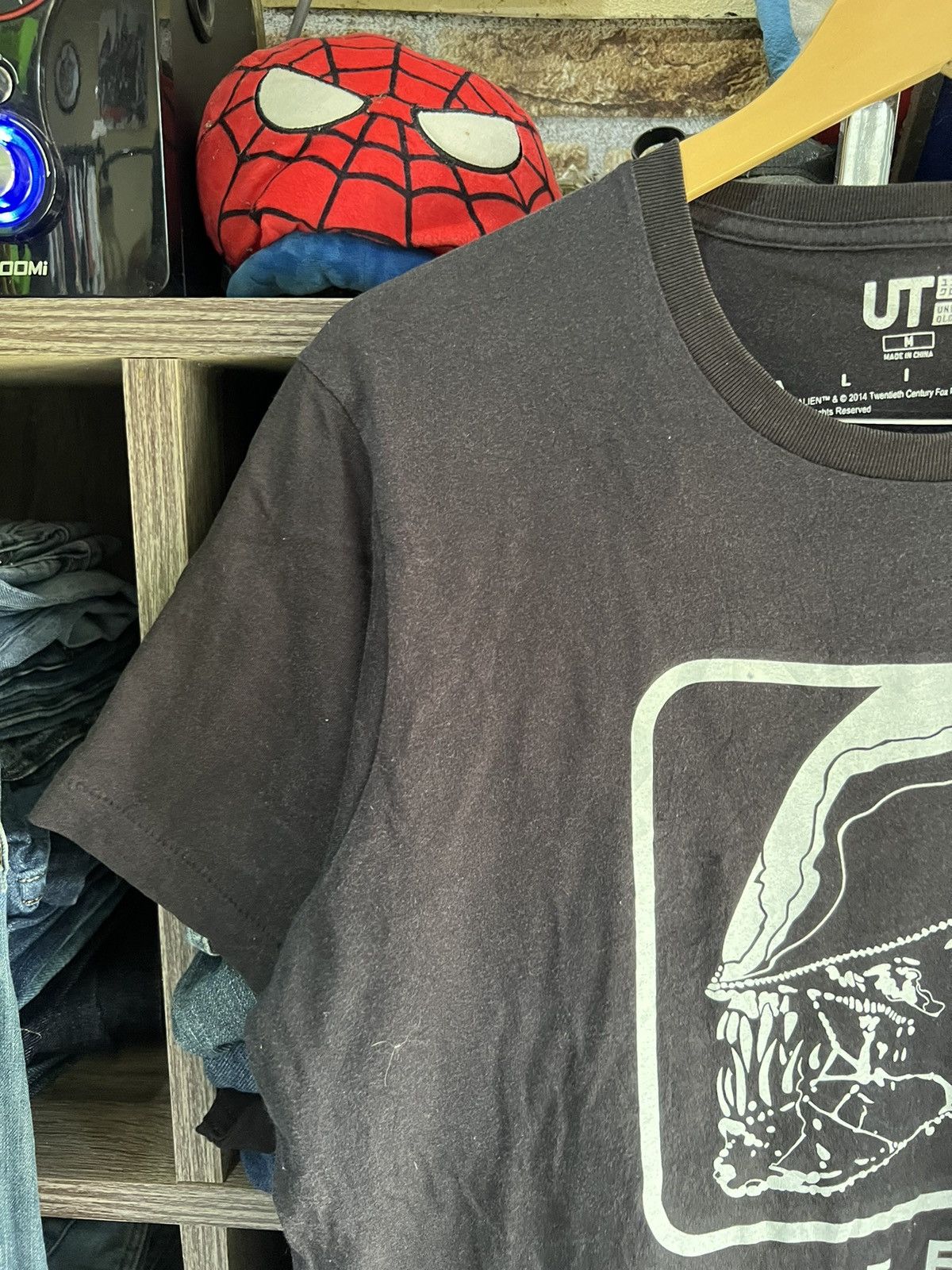 Japanese Brand 🔥Rare Alien x Uniqlo Tees Size US M / EU 48-50 / 2 - 4 Thumbnail