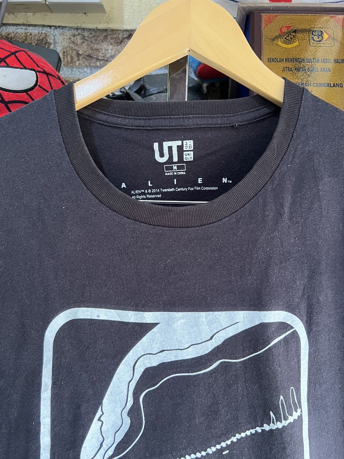 Japanese Brand 🔥Rare Alien x Uniqlo Tees Size US M / EU 48-50 / 2 - 6 Thumbnail
