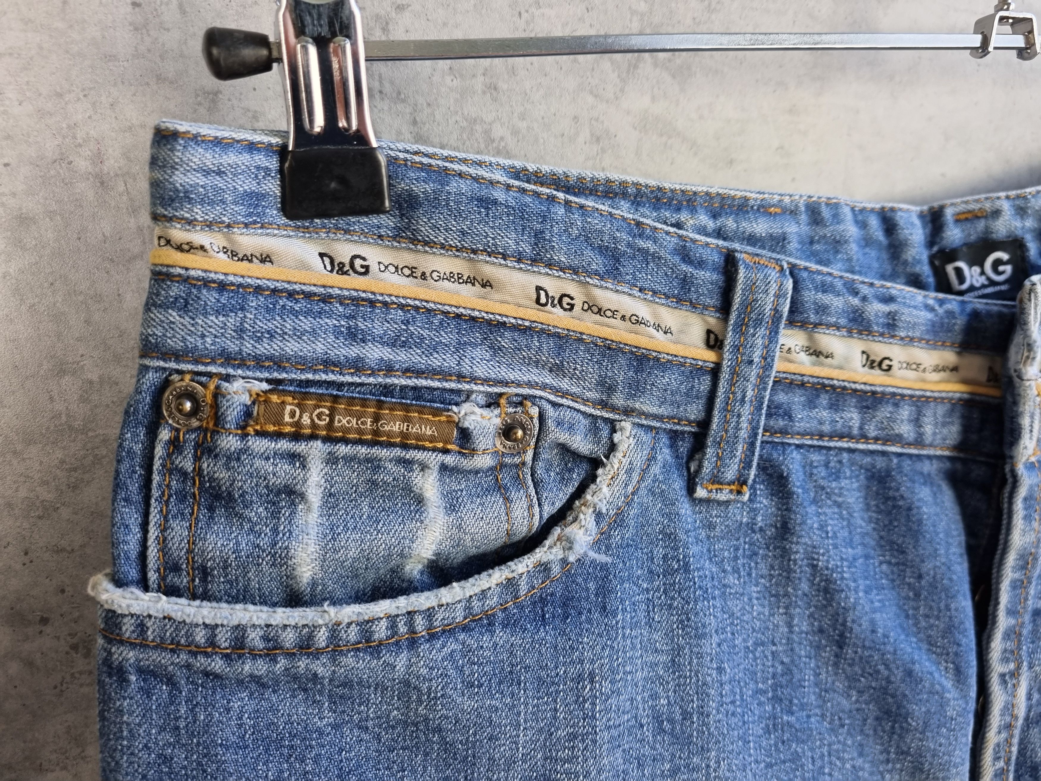 Dolce & Gabbana × Vintage Dolce & Gabbana Vintage Jeans Rare Logo Tape Waist Size US 34 / EU 50 - 6 Thumbnail