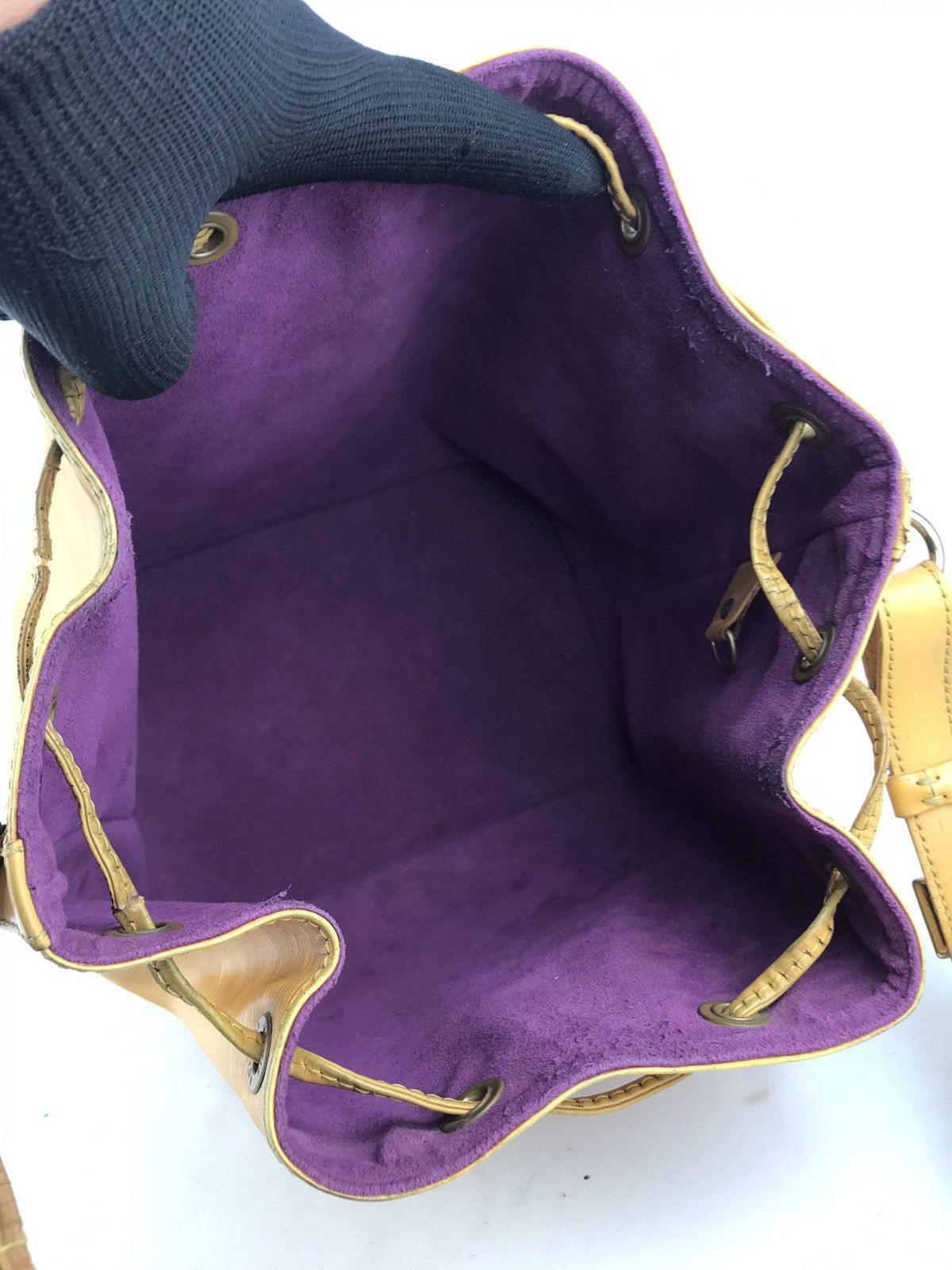 Louis Vuitton ❌Last Drop❌ Auth Louis Vuitton Epi Petit Noe Shoulderbag Size ONE SIZE - 22 Thumbnail