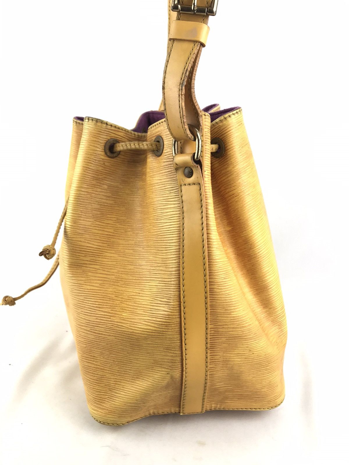 Louis Vuitton ❌Last Drop❌ Auth Louis Vuitton Epi Petit Noe Shoulderbag Size ONE SIZE - 6 Thumbnail