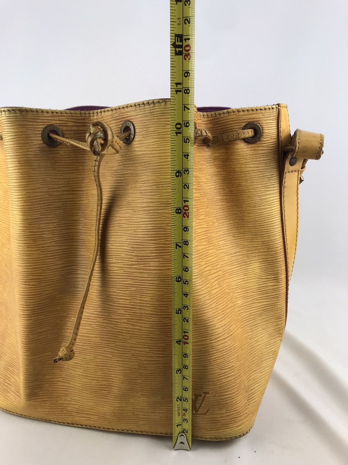 Louis Vuitton ❌Last Drop❌ Auth Louis Vuitton Epi Petit Noe Shoulderbag Size ONE SIZE - 23 Thumbnail