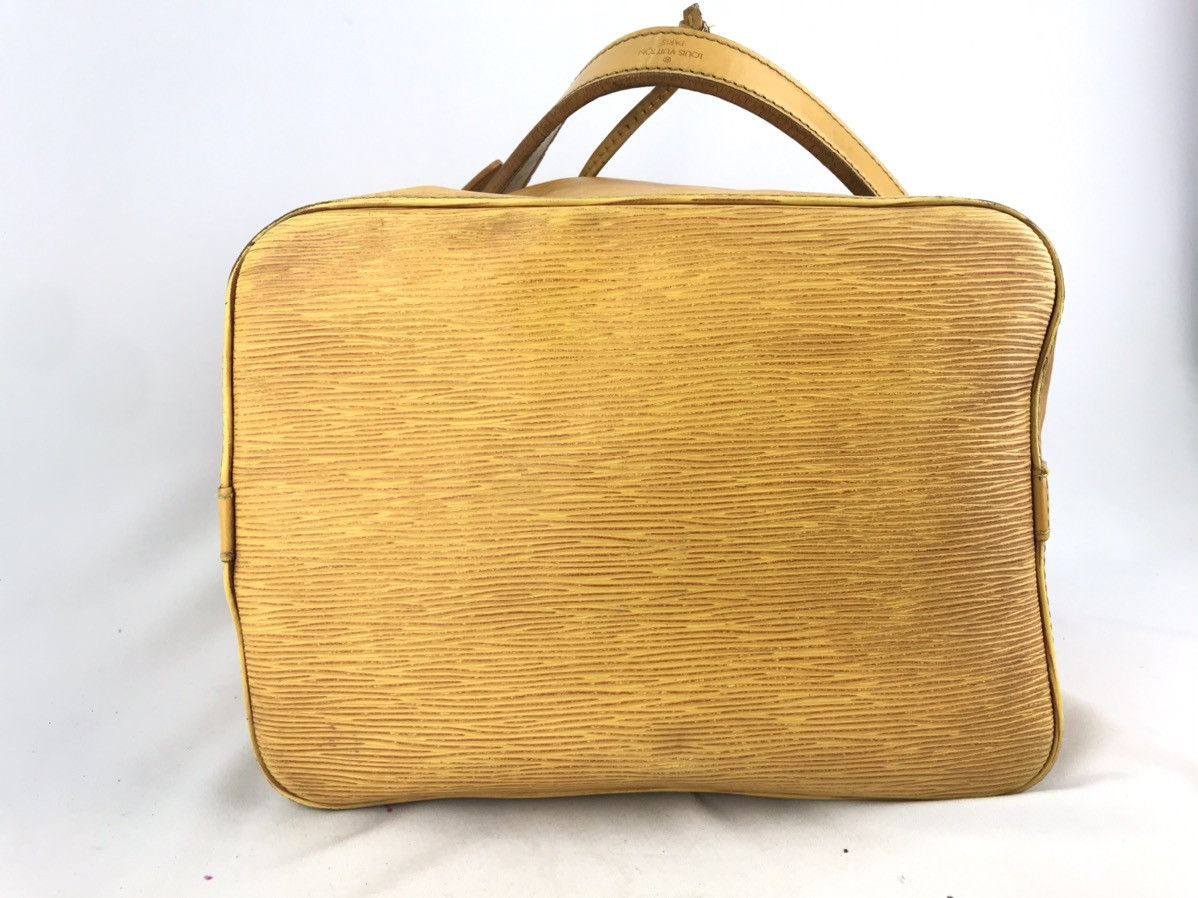 Louis Vuitton ❌Last Drop❌ Auth Louis Vuitton Epi Petit Noe Shoulderbag Size ONE SIZE - 7 Thumbnail