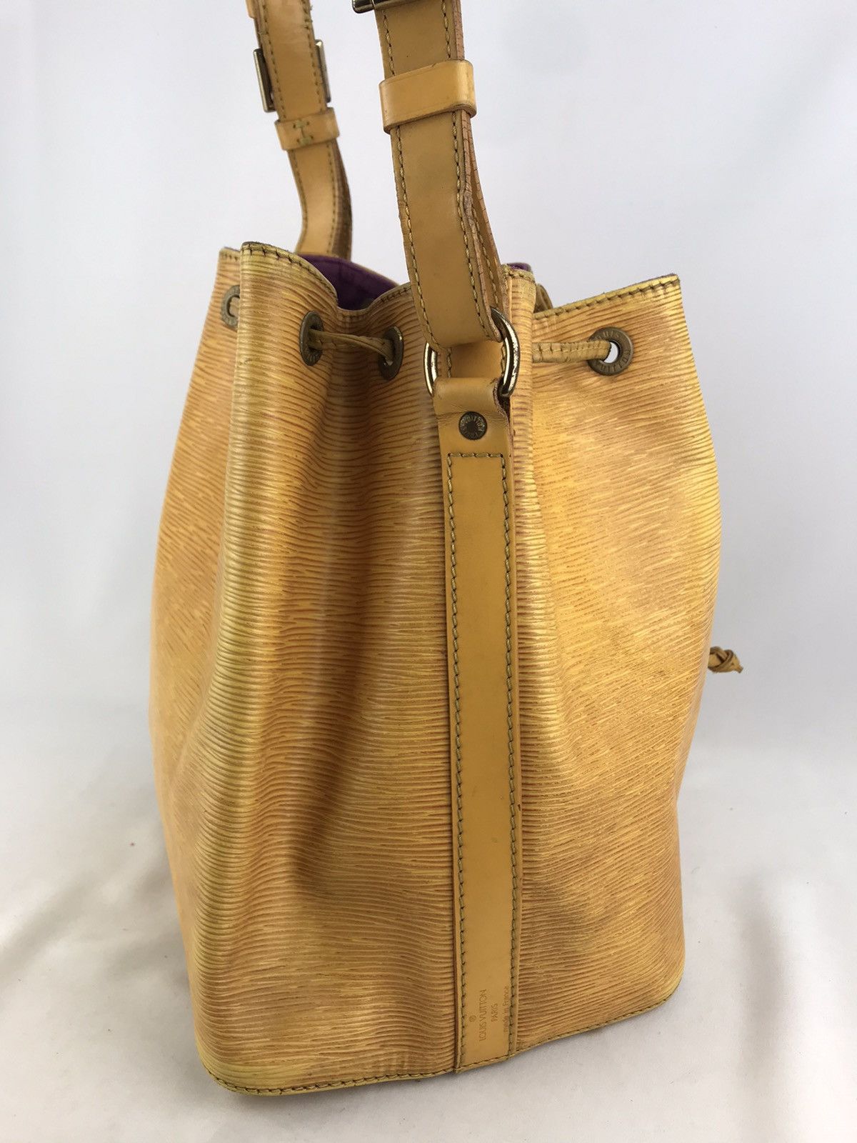 Louis Vuitton ❌Last Drop❌ Auth Louis Vuitton Epi Petit Noe Shoulderbag Size ONE SIZE - 4 Thumbnail