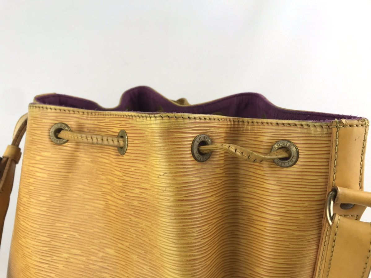 Louis Vuitton ❌Last Drop❌ Auth Louis Vuitton Epi Petit Noe Shoulderbag Size ONE SIZE - 14 Thumbnail