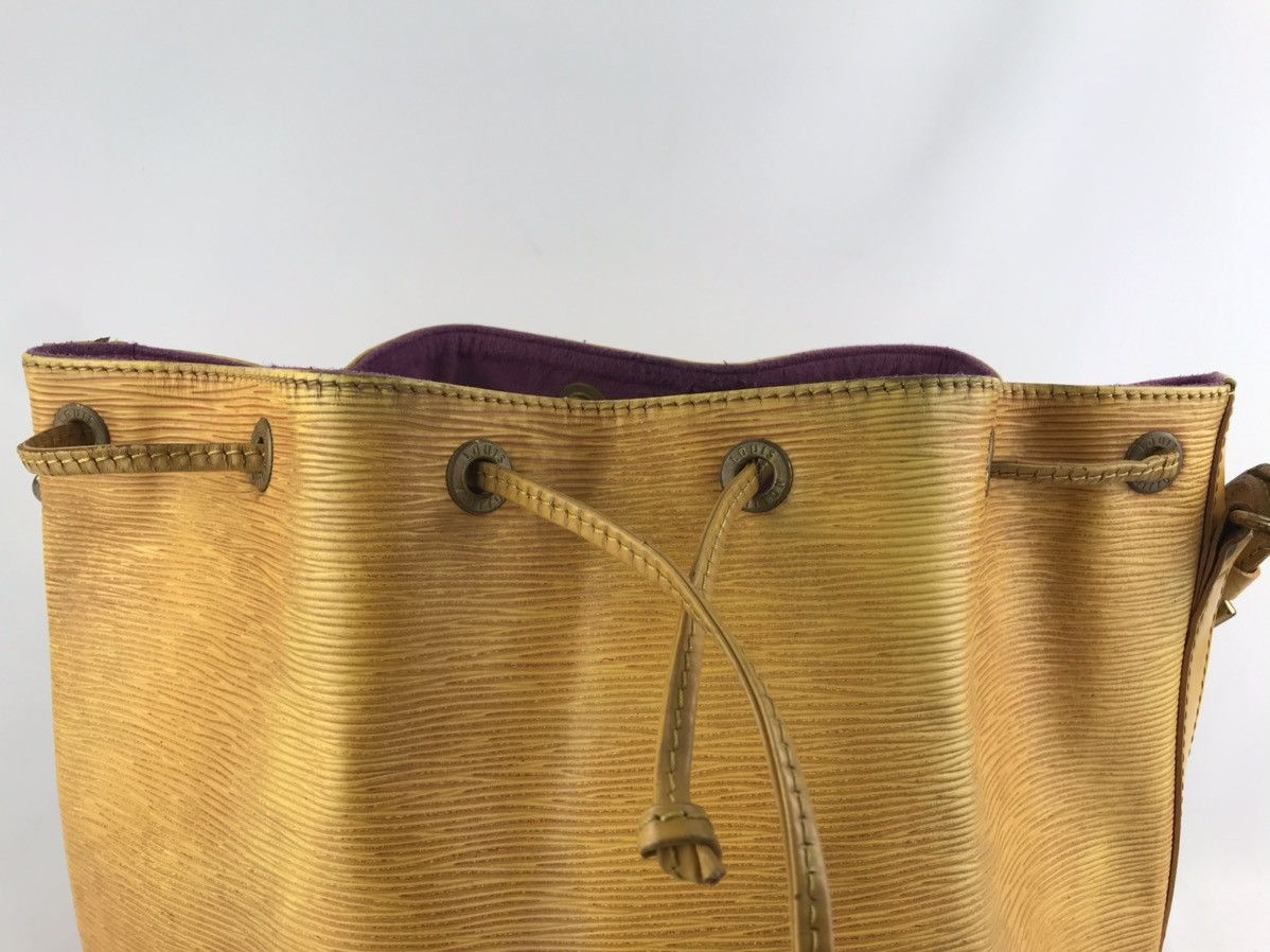 Louis Vuitton ❌Last Drop❌ Auth Louis Vuitton Epi Petit Noe Shoulderbag Size ONE SIZE - 15 Thumbnail