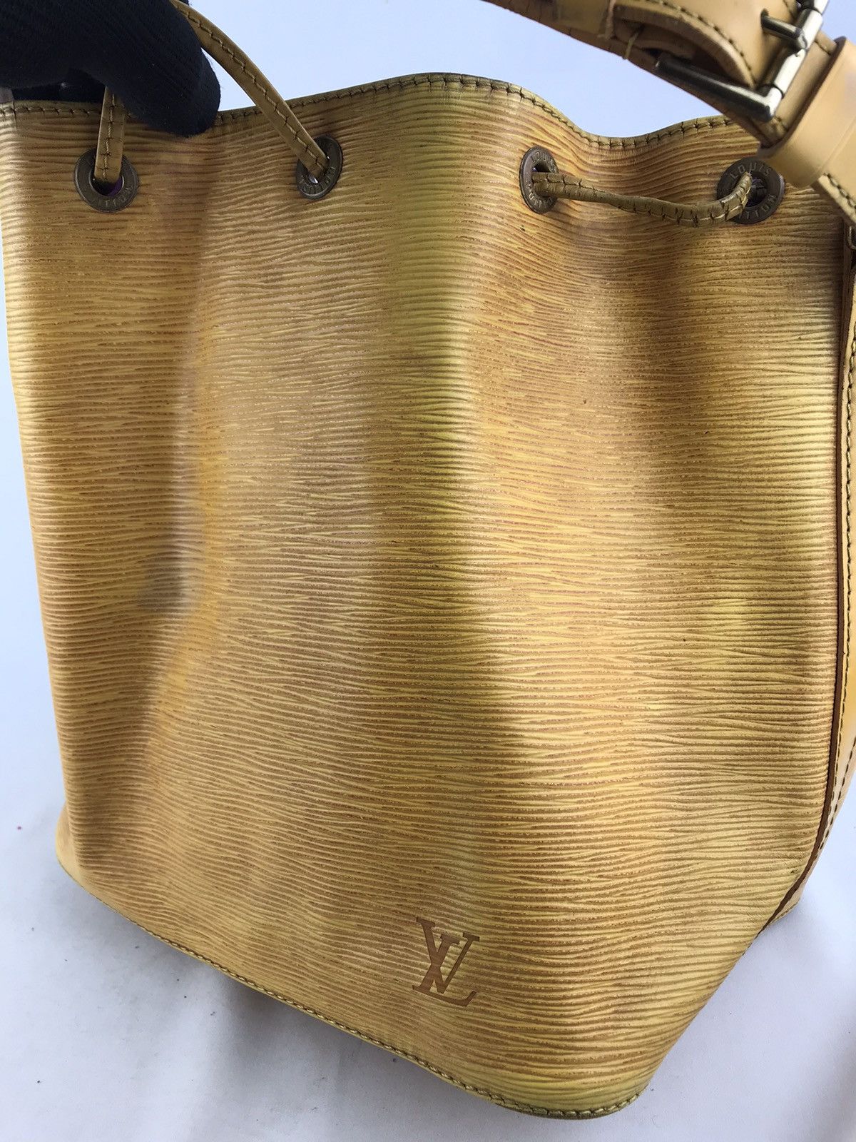 Louis Vuitton ❌Last Drop❌ Auth Louis Vuitton Epi Petit Noe Shoulderbag Size ONE SIZE - 25 Thumbnail