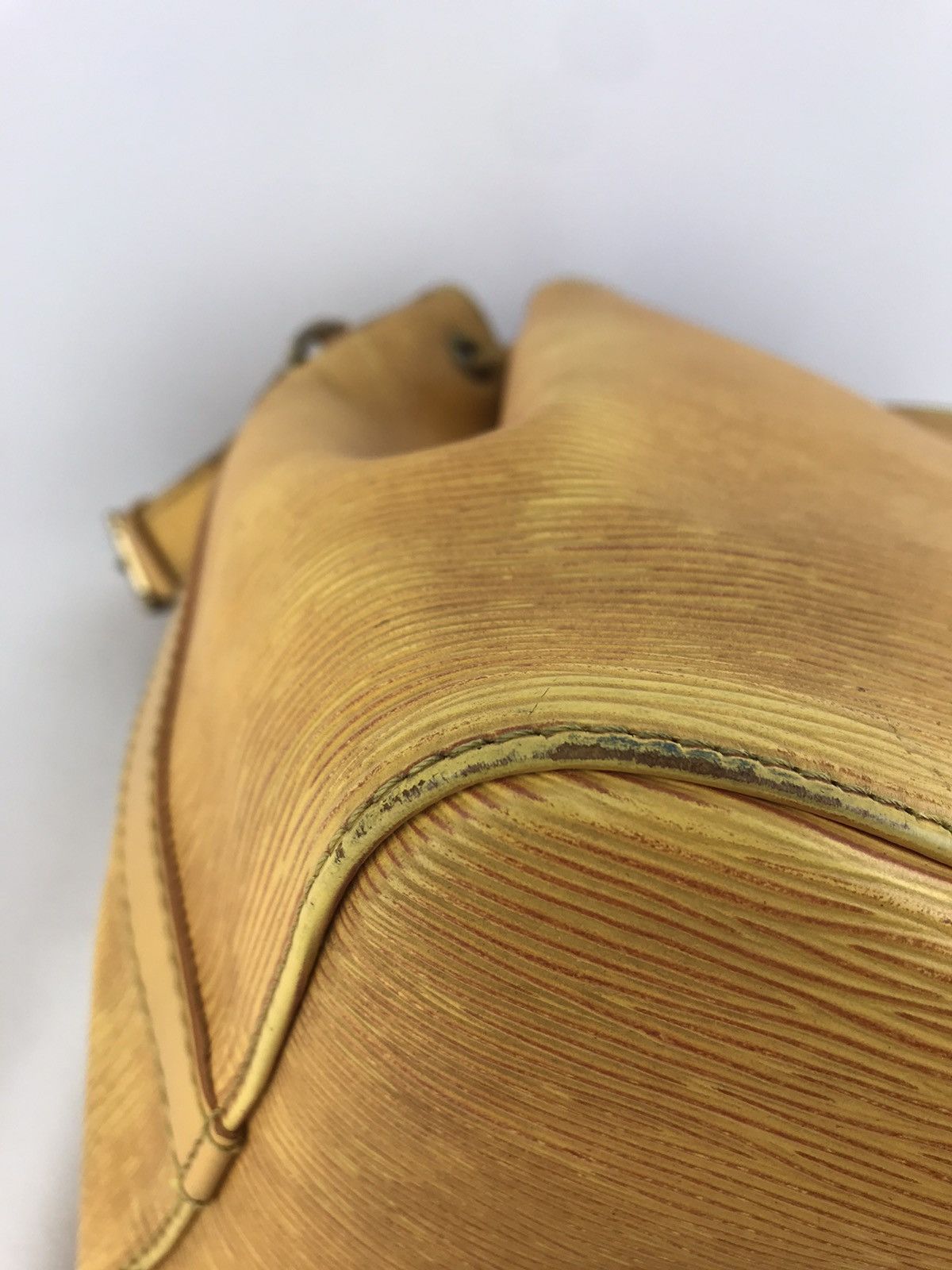 Louis Vuitton ❌Last Drop❌ Auth Louis Vuitton Epi Petit Noe Shoulderbag Size ONE SIZE - 11 Thumbnail