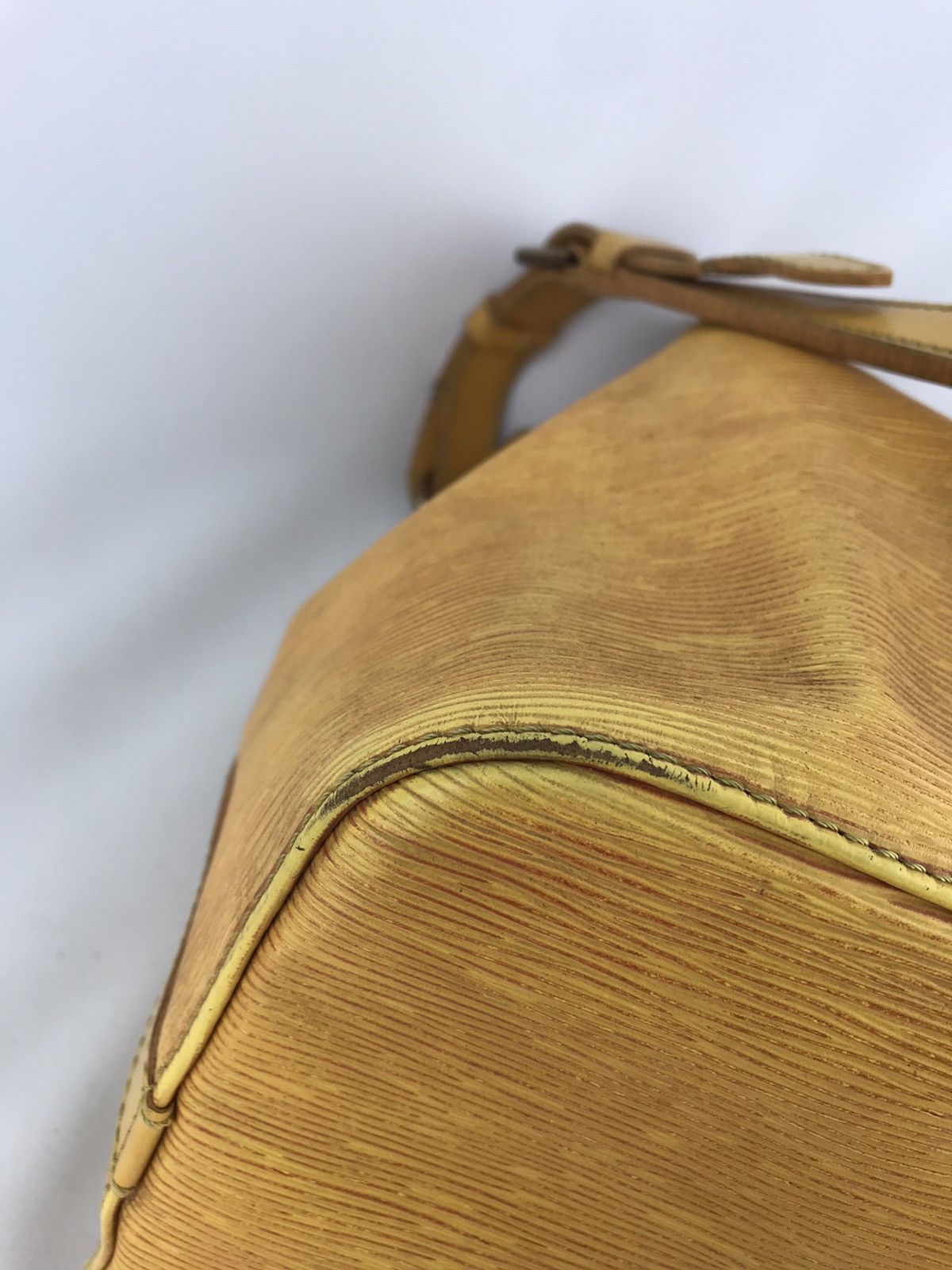 Louis Vuitton ❌Last Drop❌ Auth Louis Vuitton Epi Petit Noe Shoulderbag Size ONE SIZE - 9 Thumbnail