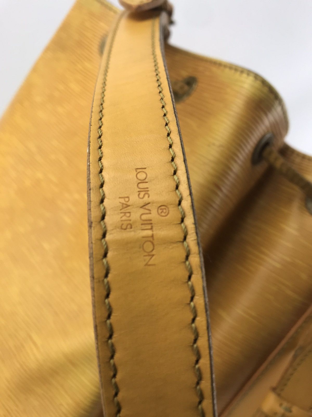 Louis Vuitton ❌Last Drop❌ Auth Louis Vuitton Epi Petit Noe Shoulderbag Size ONE SIZE - 21 Thumbnail