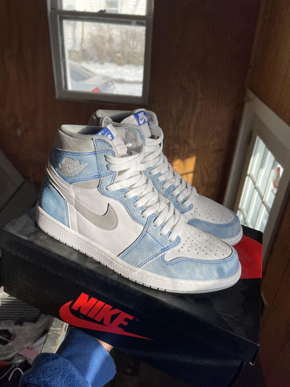 Jordan Brand Mens Air Jordan 1 High Retro OG ‘Hyper Royal’ size 10 Size US 10 / EU 43 - 13 Thumbnail