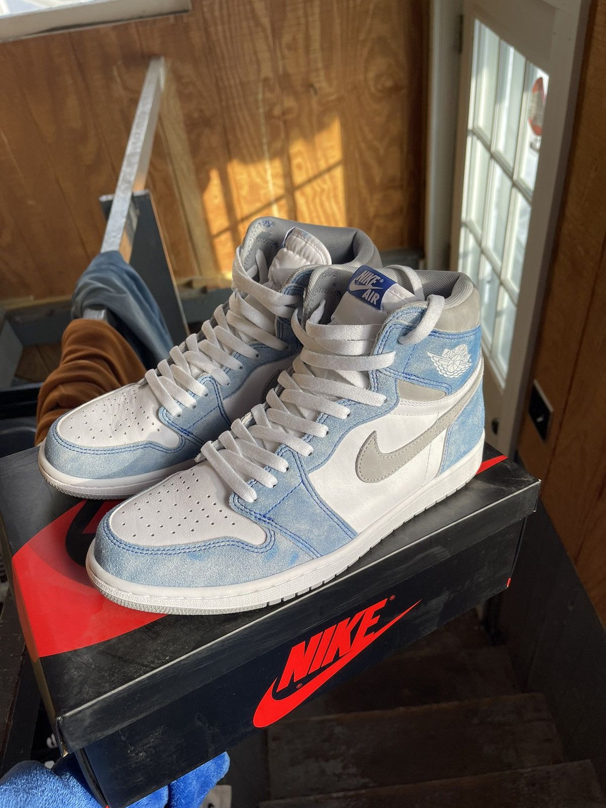 Jordan Brand Mens Air Jordan 1 High Retro OG ‘Hyper Royal’ size 10 Size US 10 / EU 43 - 14 Thumbnail