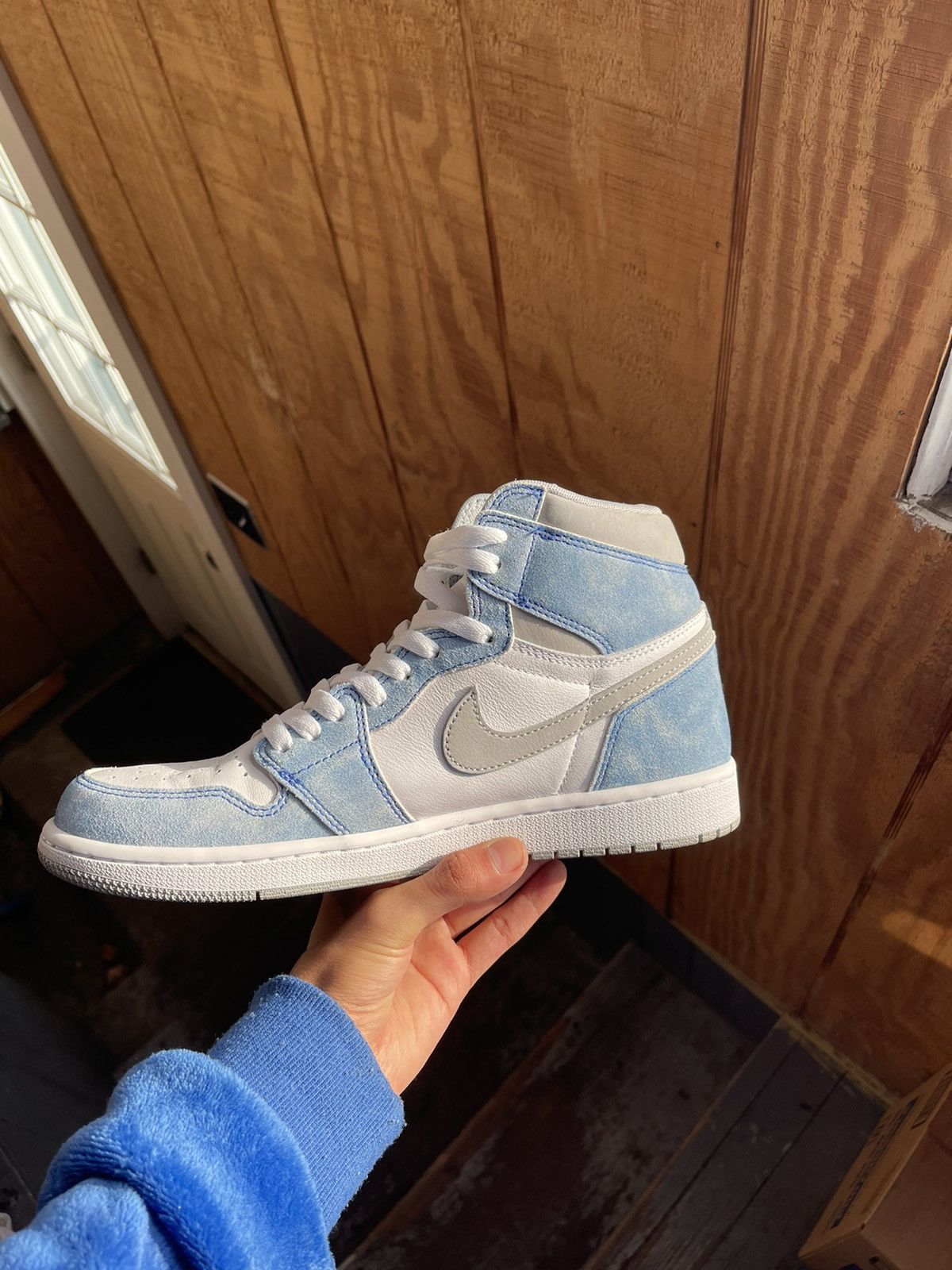 Jordan Brand Mens Air Jordan 1 High Retro OG ‘Hyper Royal’ size 10 Size US 10 / EU 43 - 7 Thumbnail