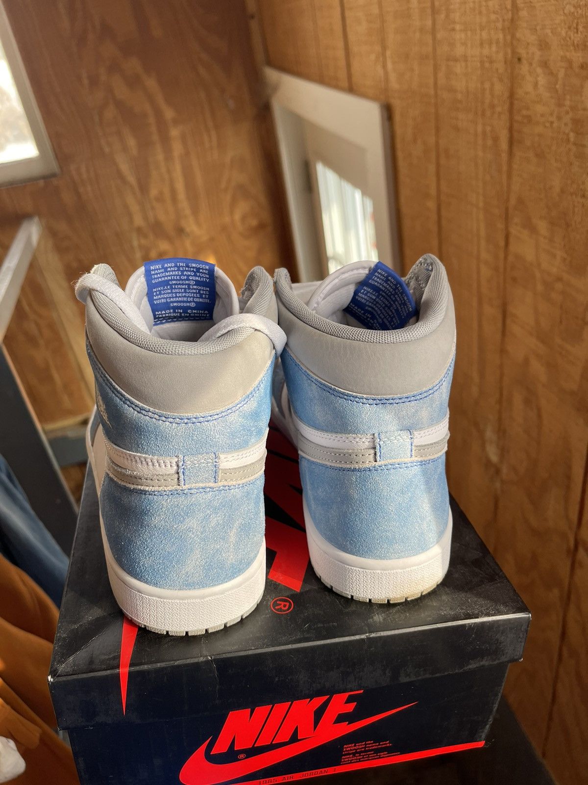 Jordan Brand Mens Air Jordan 1 High Retro OG ‘Hyper Royal’ size 10 Size US 10 / EU 43 - 15 Thumbnail