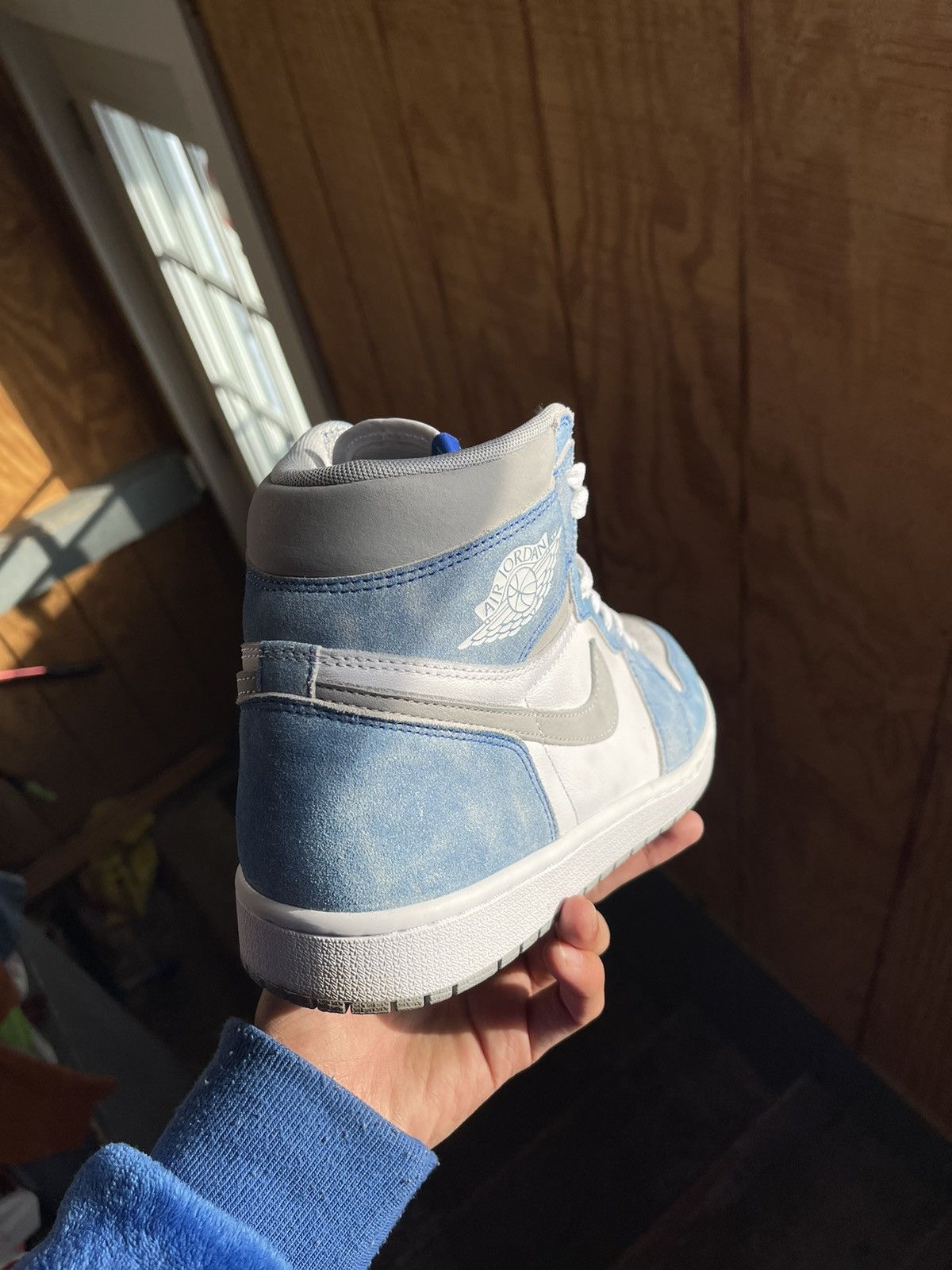 Jordan Brand Mens Air Jordan 1 High Retro OG ‘Hyper Royal’ size 10 Size US 10 / EU 43 - 9 Thumbnail